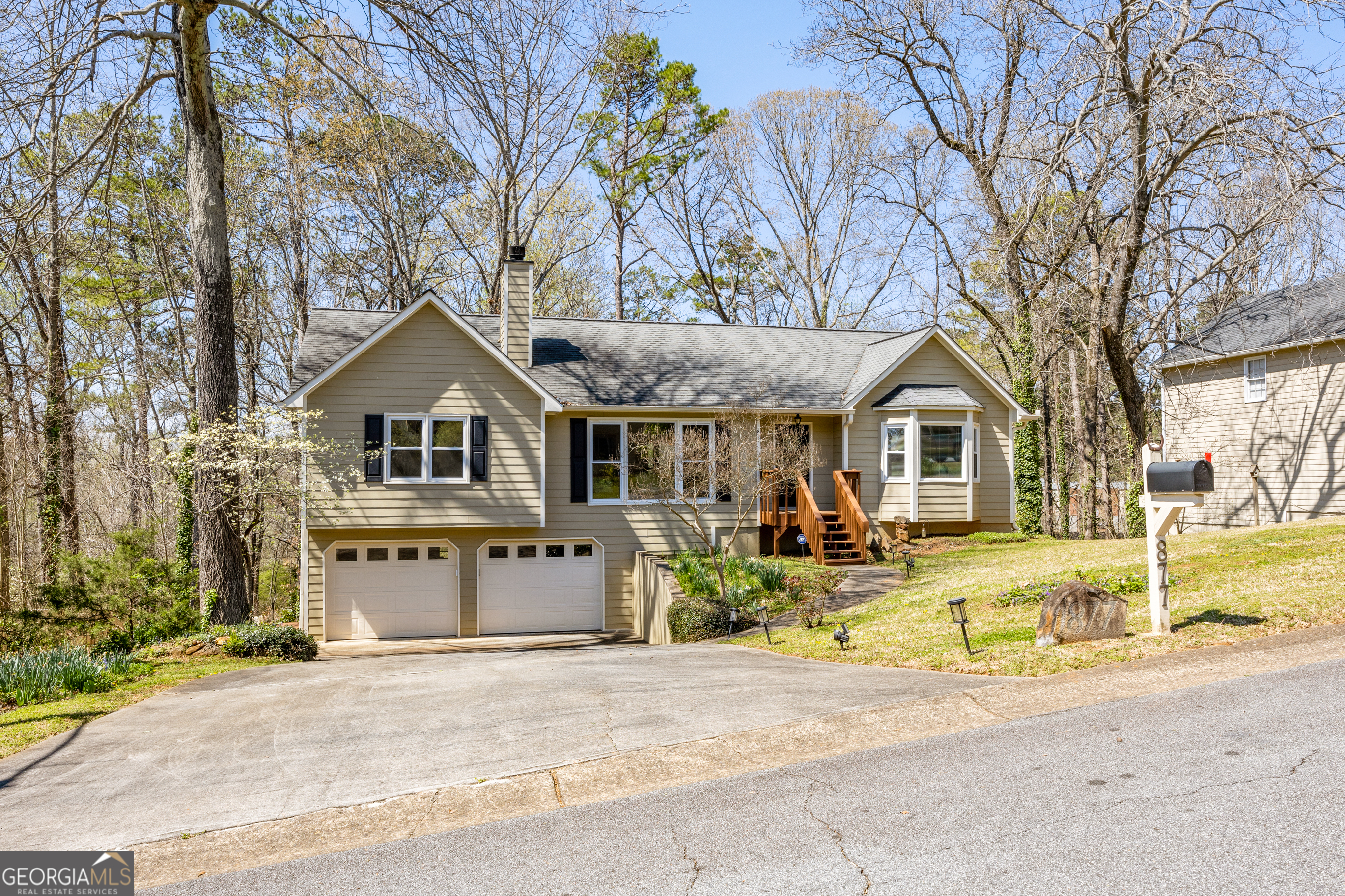 877 Old Farm WALK