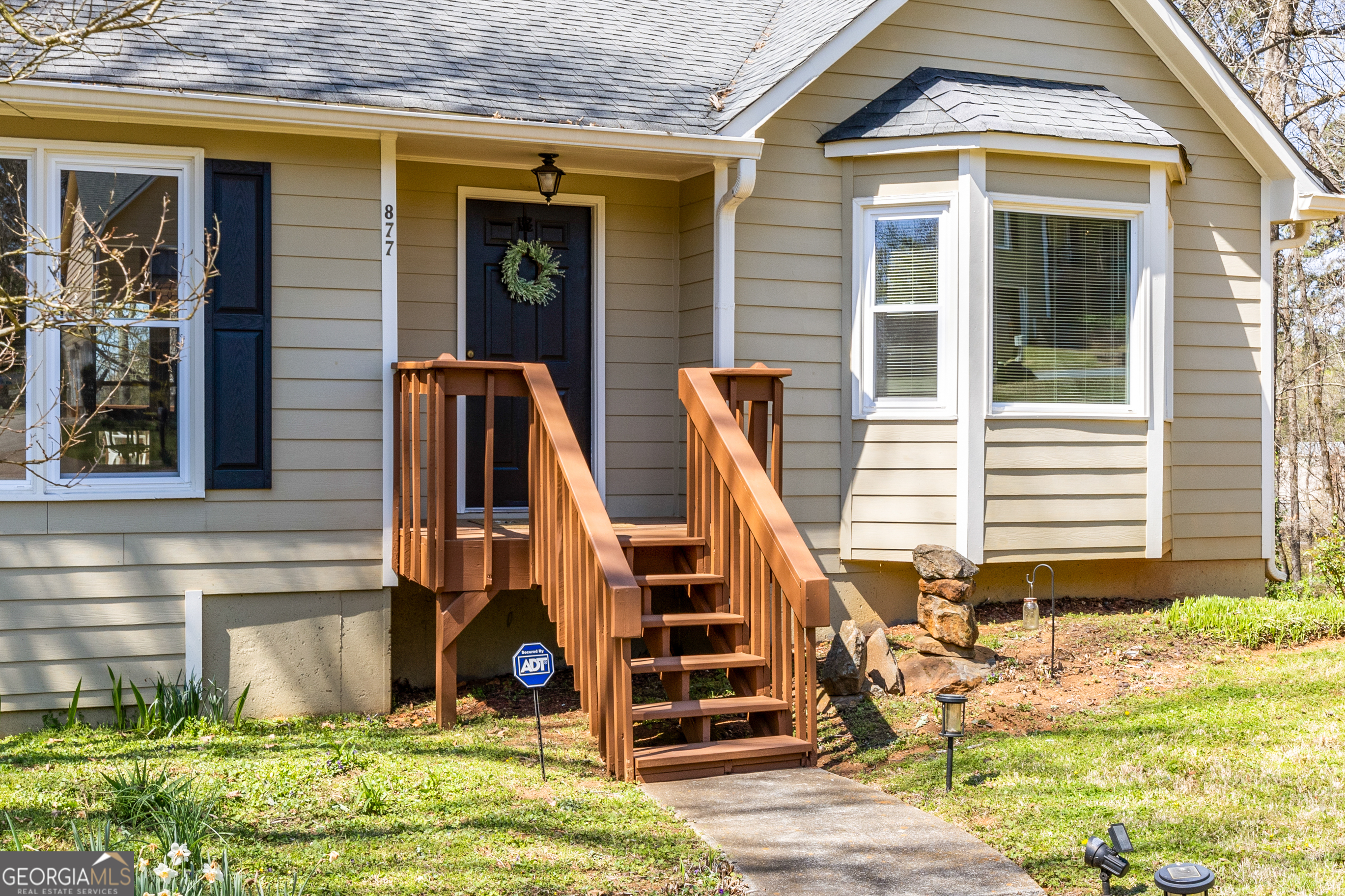 877 Old Farm WALK