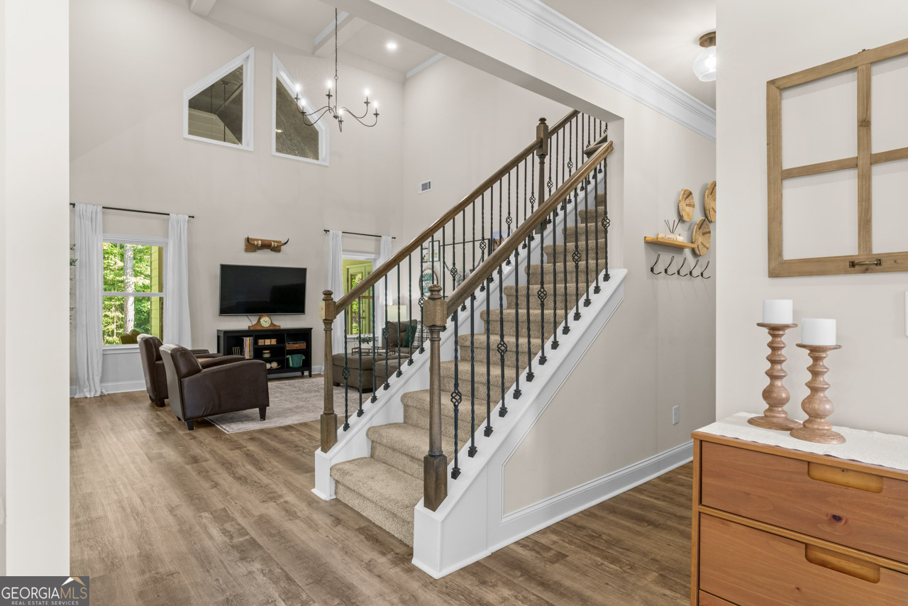 3045 Sarah LN