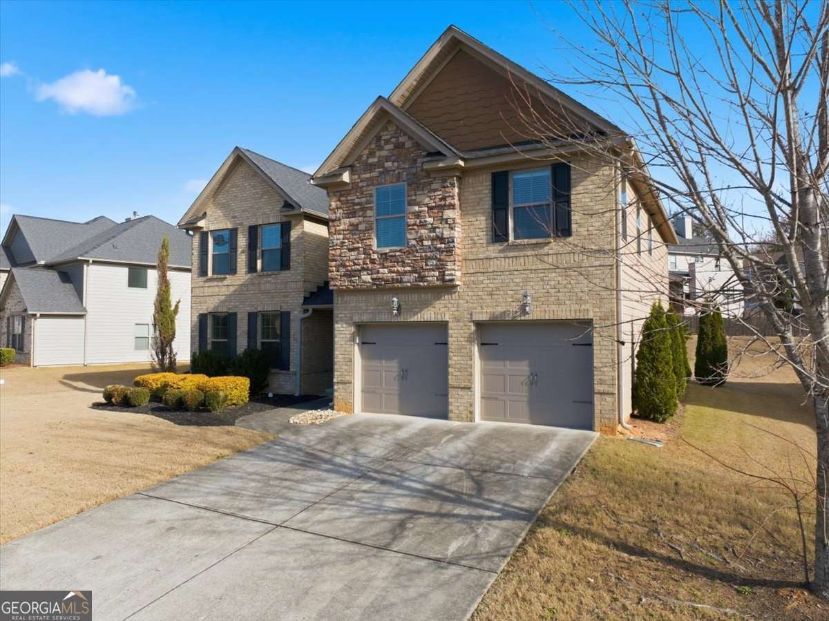 2433 Noelle LN