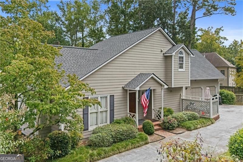 Photo of 1055 Club Place NE, Atlanta, GA 30319 (MLS # 10871200)