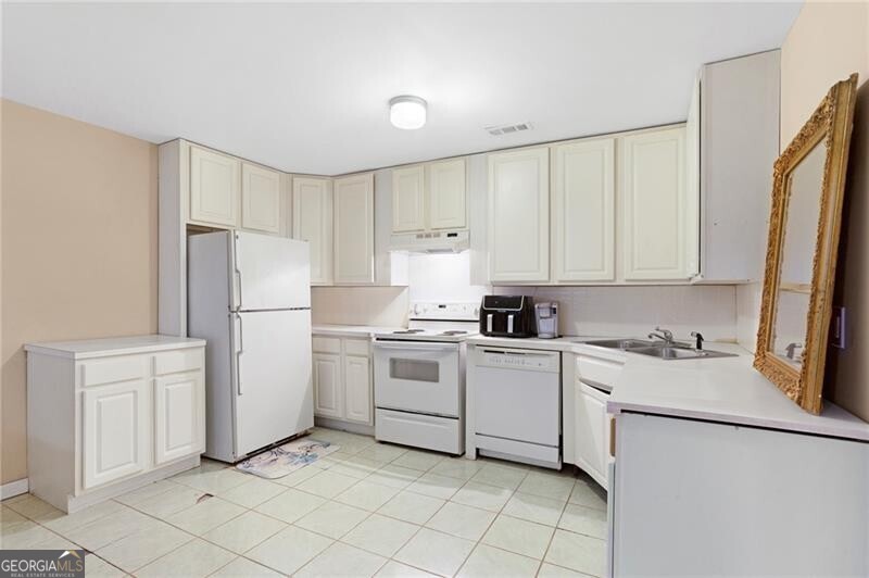 Smyrna, Georgia 30080, United States, 4 Bedrooms Bedrooms, ,4 BathroomsBathrooms,Residential,Active,141526