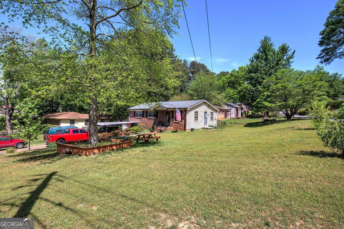1001 Rhett DR NW