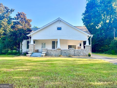 A home in Smithville