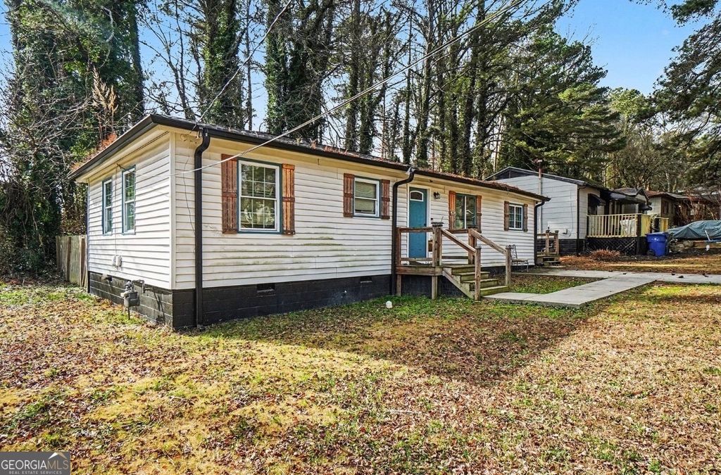 Photo of 3308 Delmar Lane NW, Atlanta, GA 30331 (MLS # 10684614)