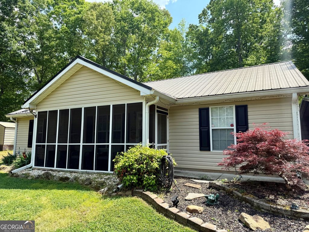 Photo of 35 Edgewater Drive, Griffin, GA 30223 (MLS # 10774815)