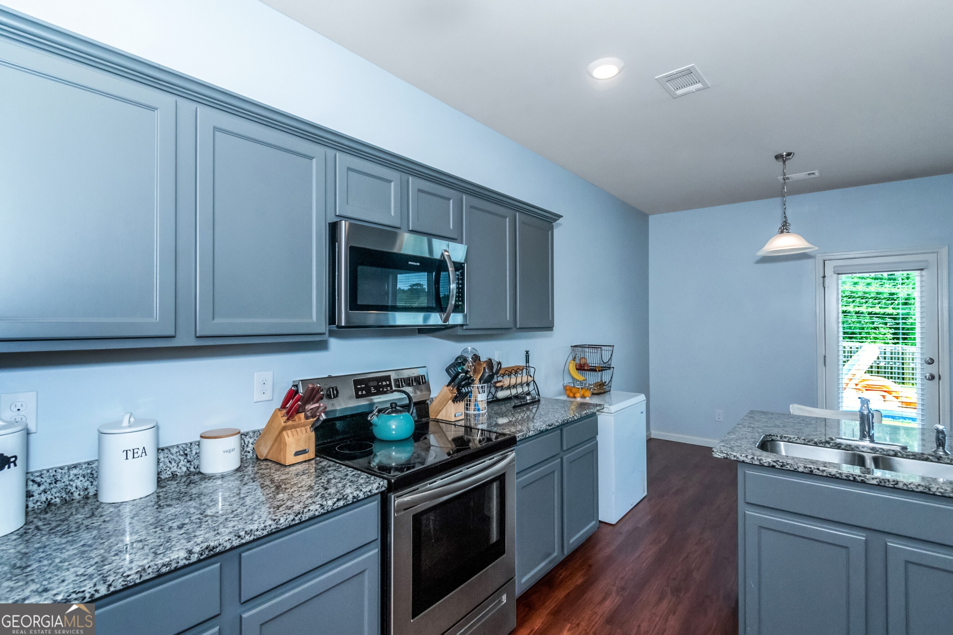 Covington, Georgia 30014, United States, 5 Bedrooms Bedrooms, ,3 BathroomsBathrooms,Residential,Pending,20824