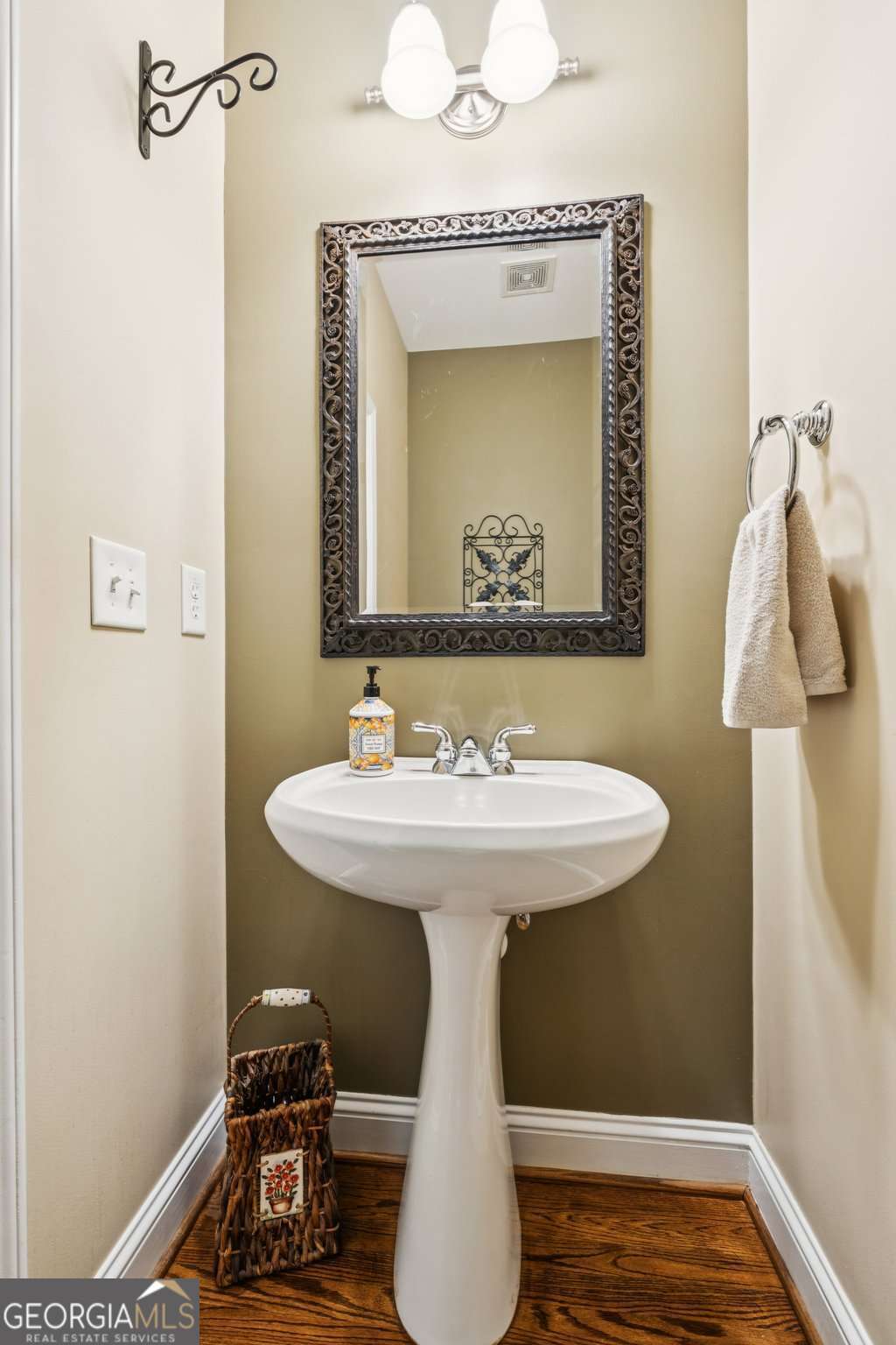 Birmingham Manor - Residential