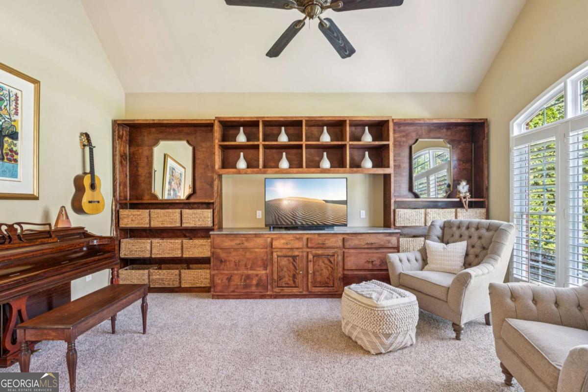 Birmingham Manor - Residential