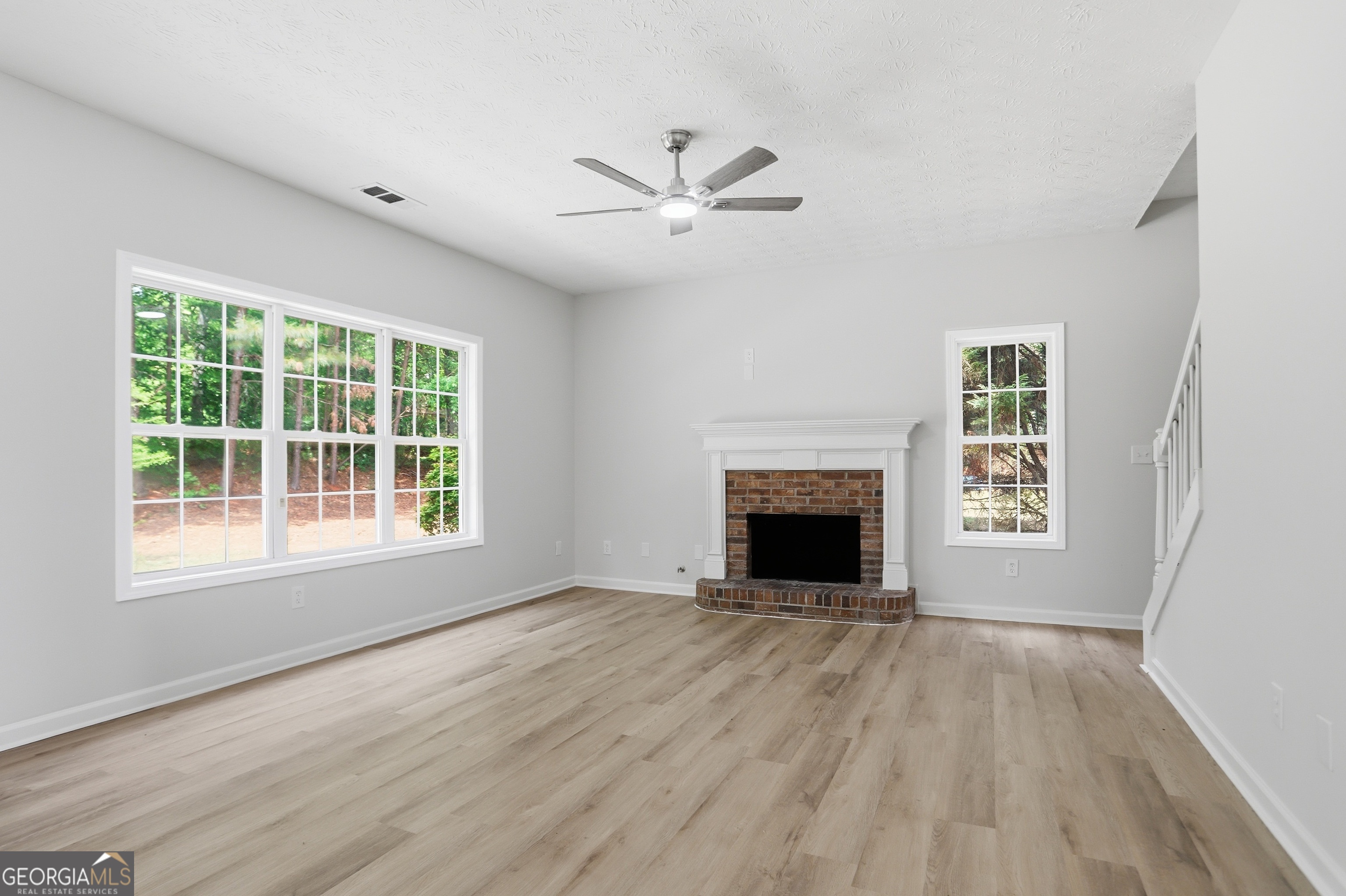 2425 Santa Barbra CT SE