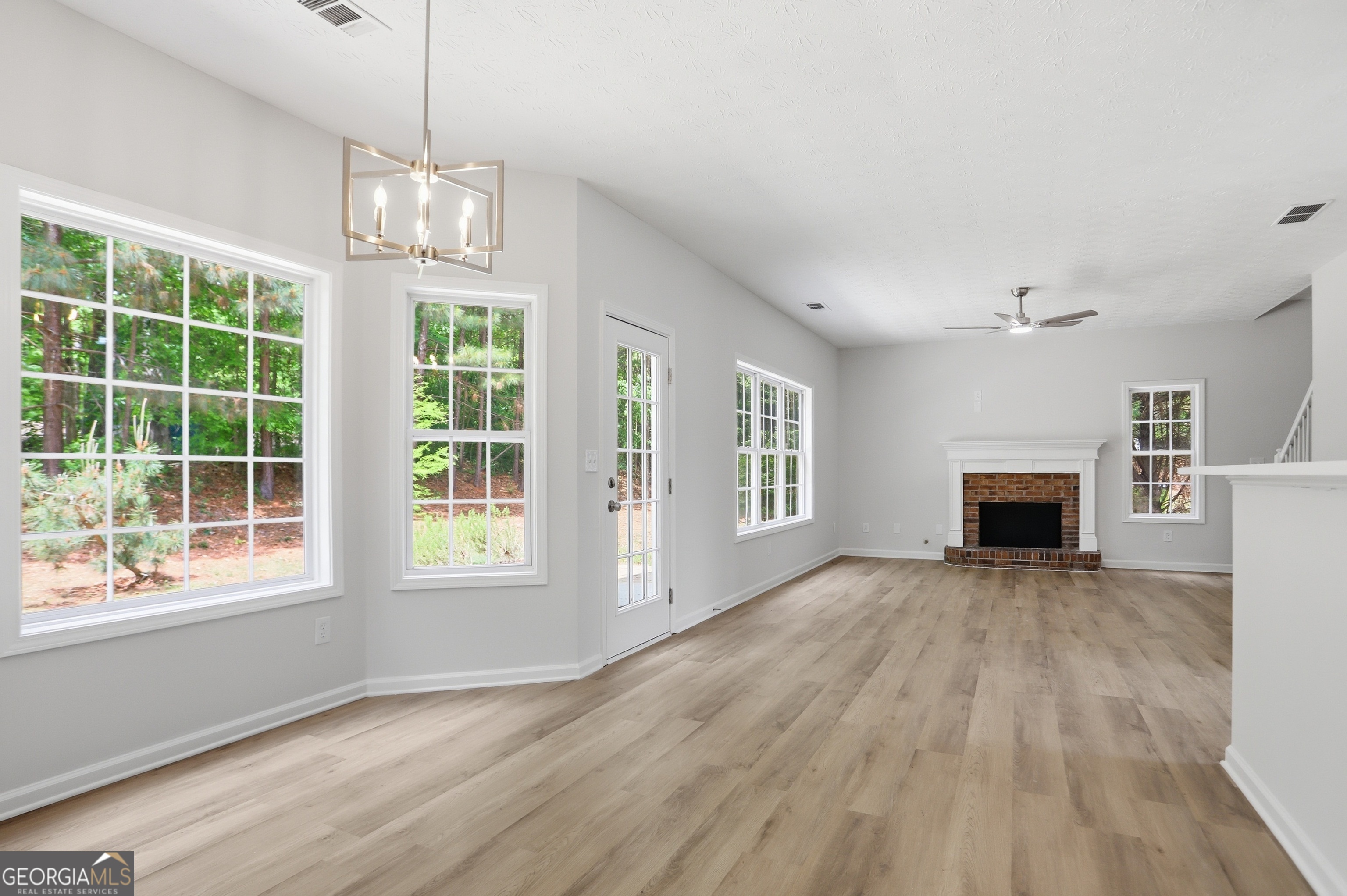 2425 Santa Barbra CT SE