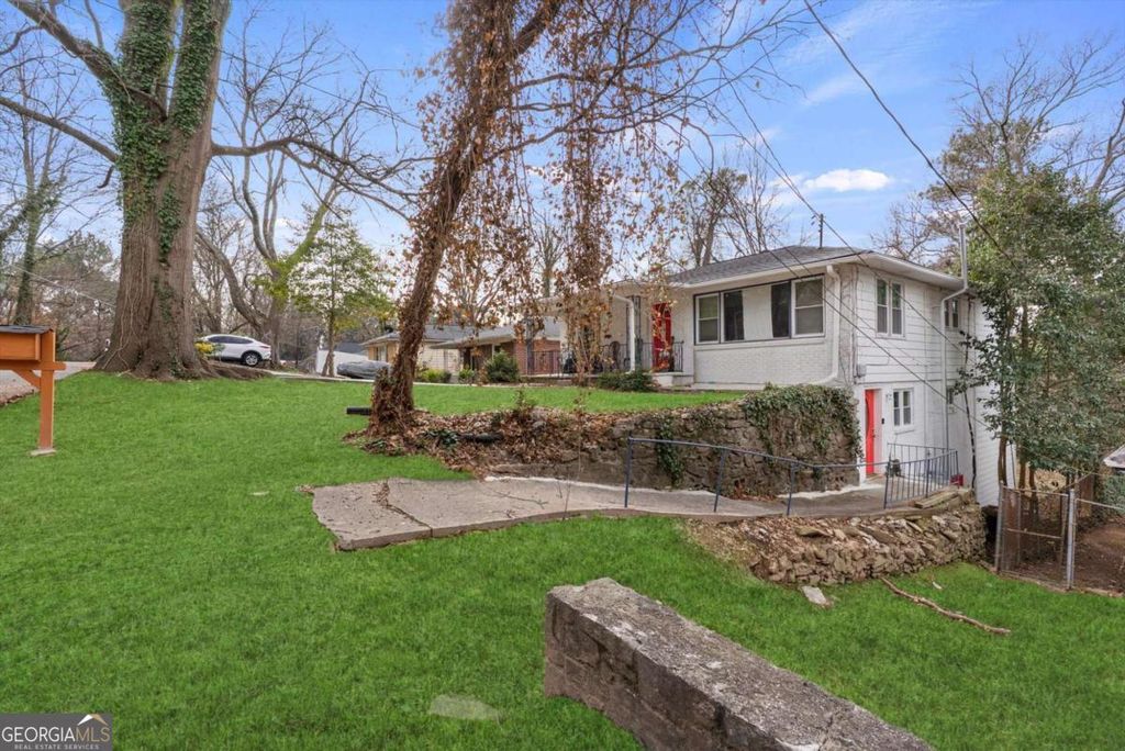 Photo of 250 Childs Drive NW, Atlanta, GA 30314 (MLS # 10681570)