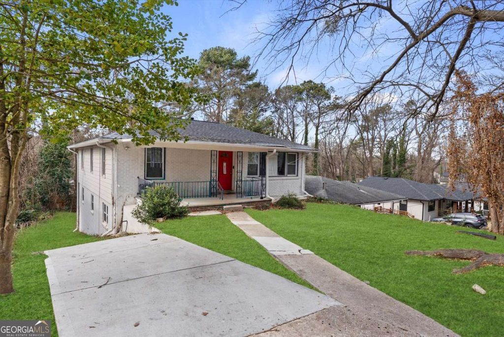 Photo of 250 Childs Drive NW, Atlanta, GA 30314 (MLS # 10681570)