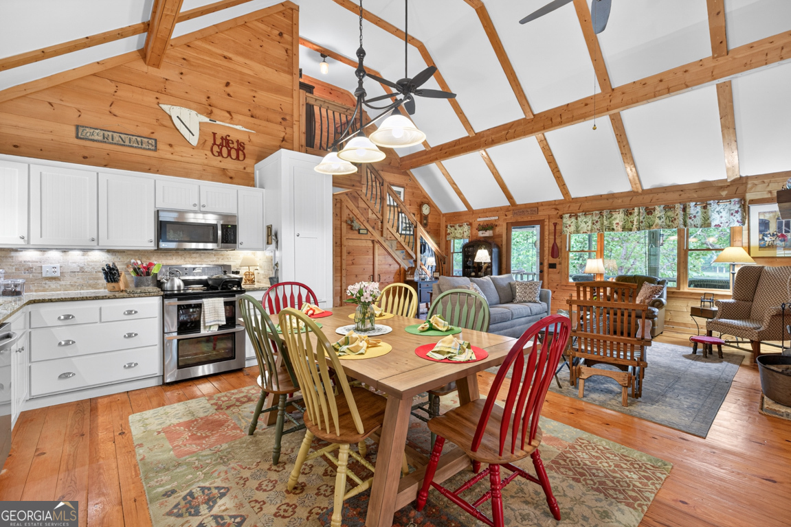 355 Fausetts Lake RD