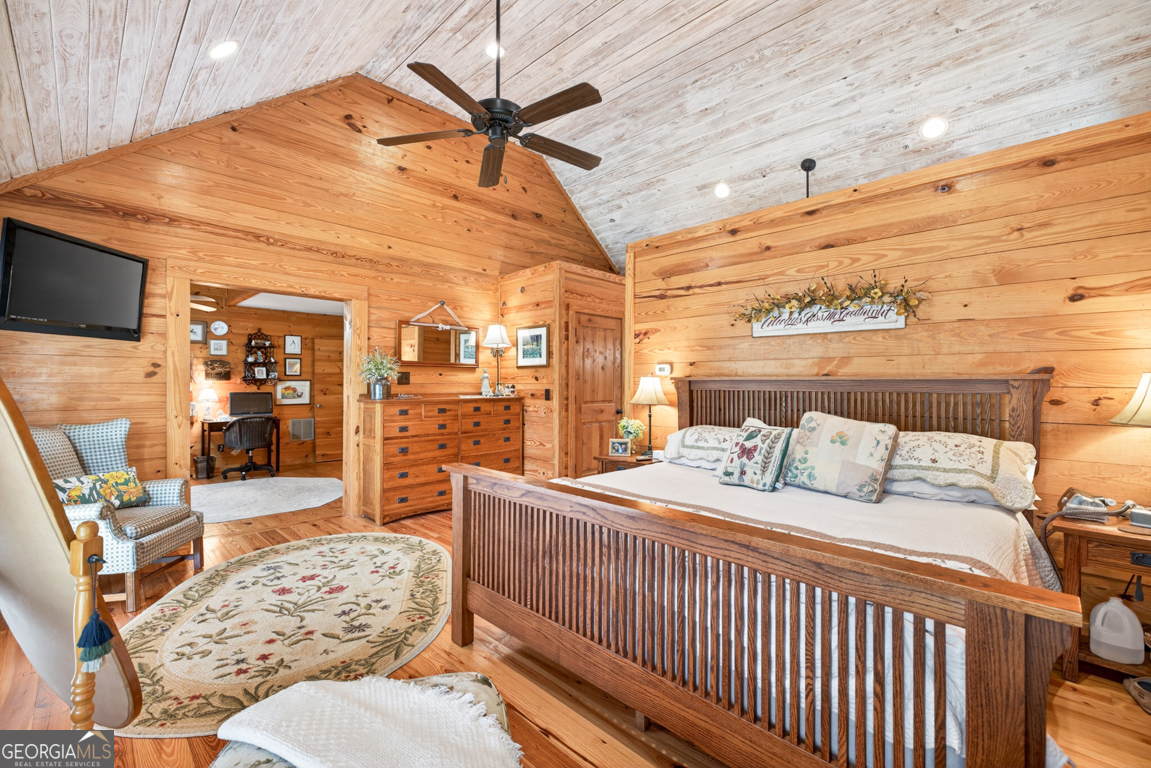 355 Fausetts Lake RD