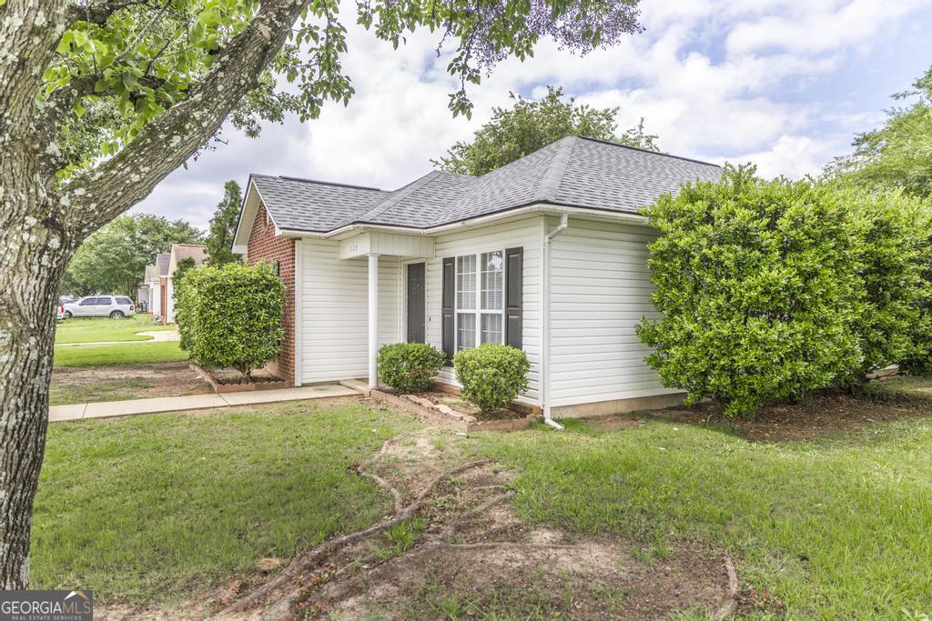 115 Lauren WAY