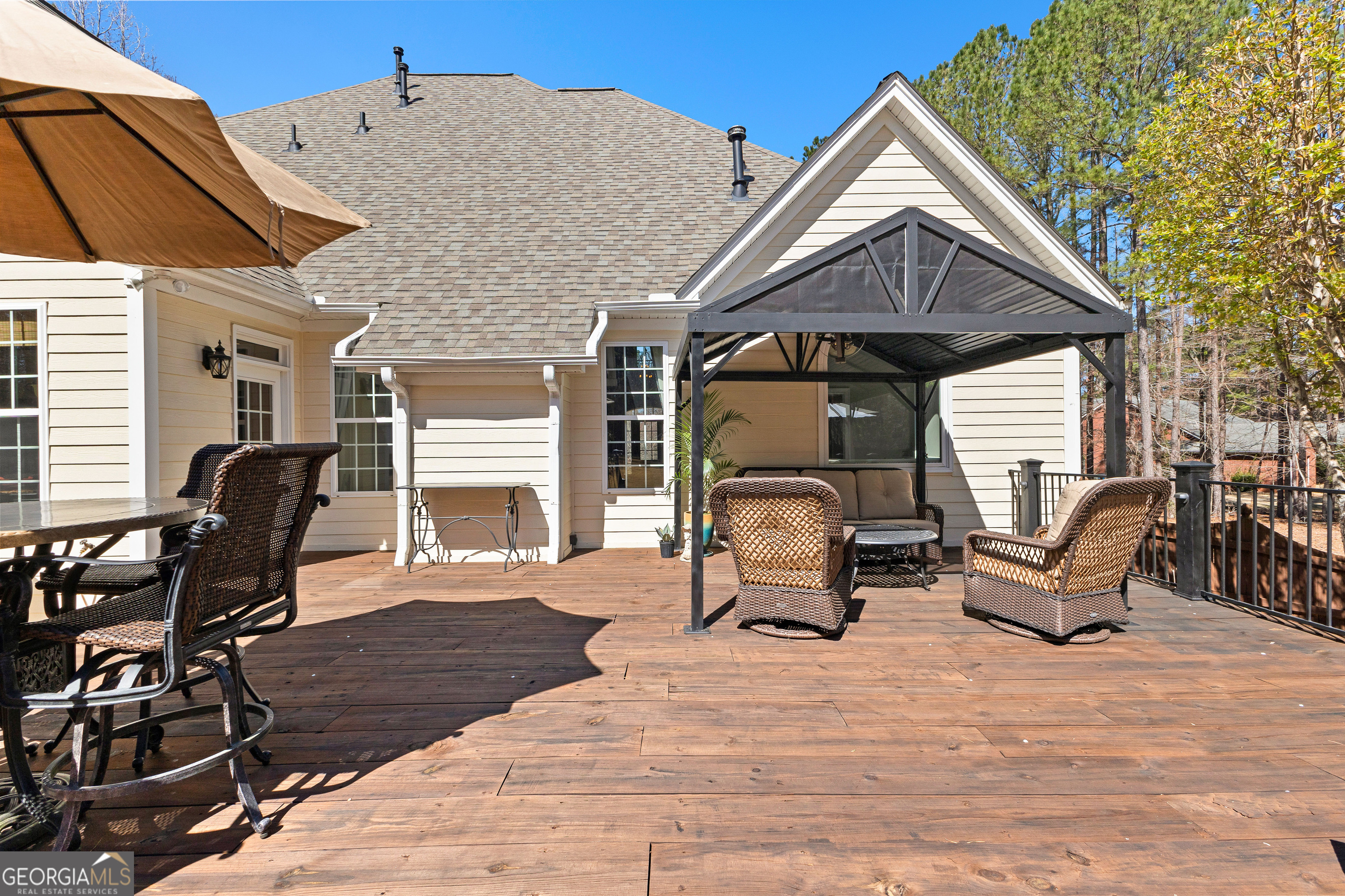 Fayetteville, Georgia 30215, United States, 6 Bedrooms Bedrooms, ,5 BathroomsBathrooms,Residential,Active,96201