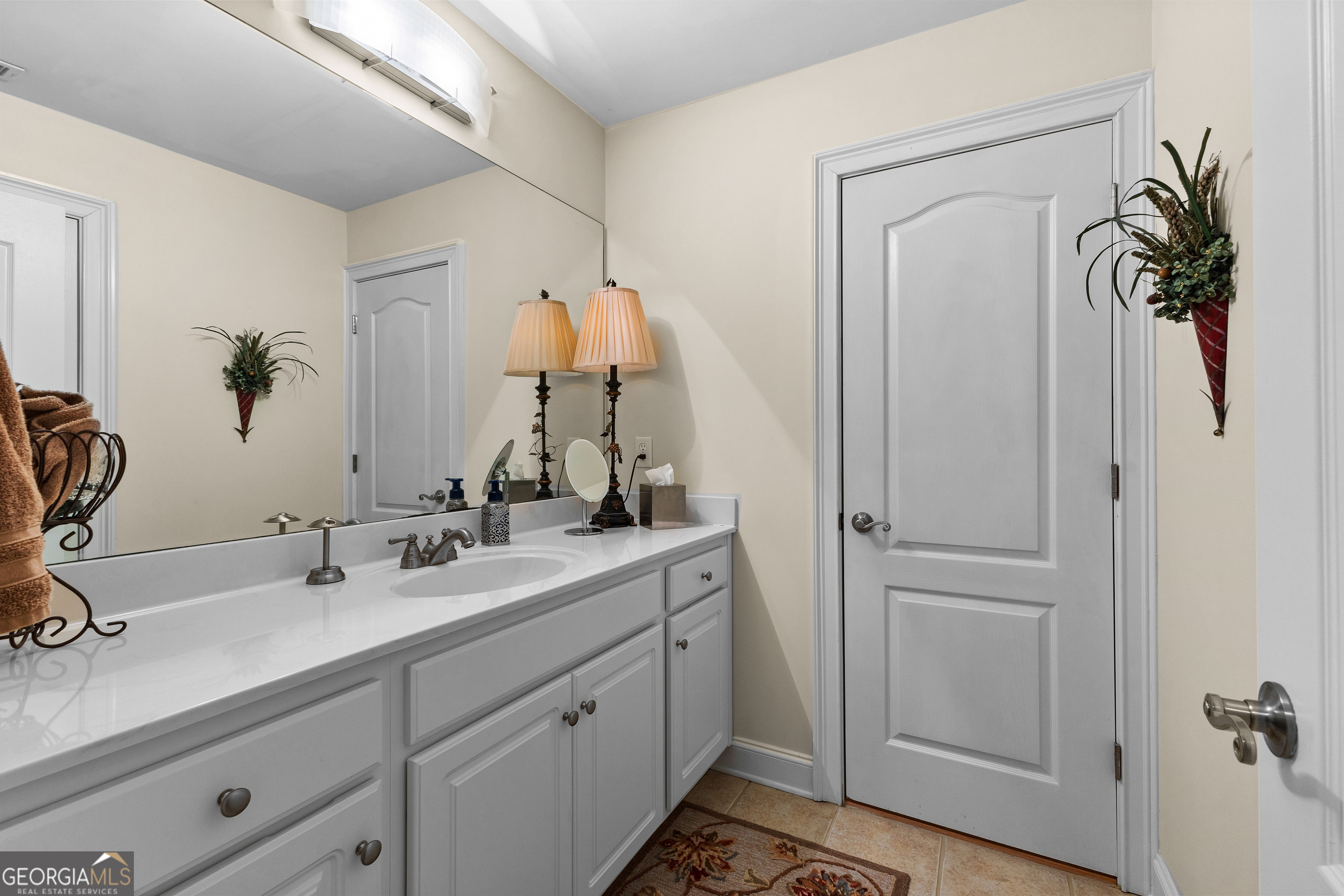 Fayetteville, Georgia 30215, United States, 6 Bedrooms Bedrooms, ,5 BathroomsBathrooms,Residential,Active,96201