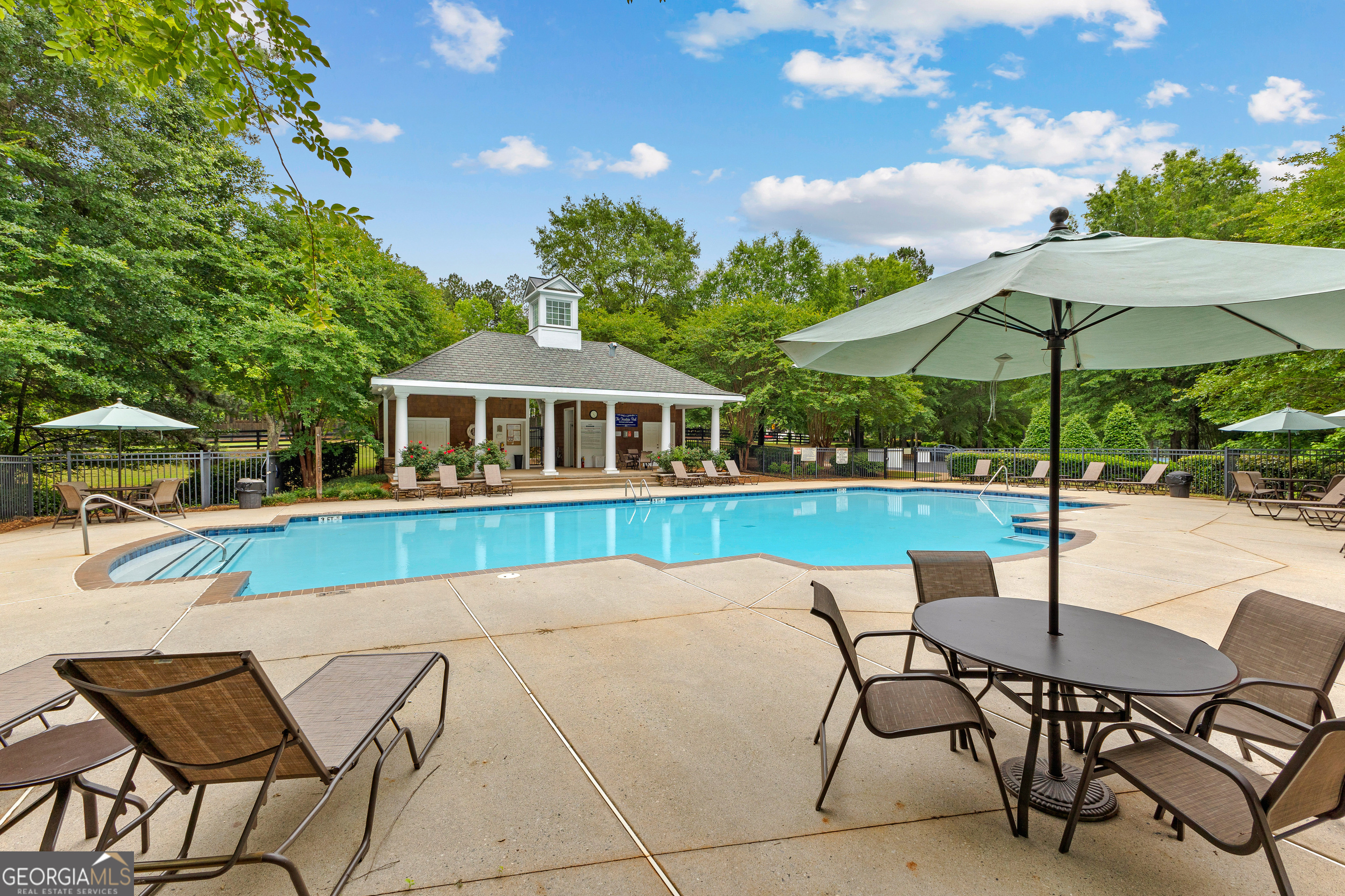 Fayetteville, Georgia 30215, United States, 6 Bedrooms Bedrooms, ,5 BathroomsBathrooms,Residential,Active,96201