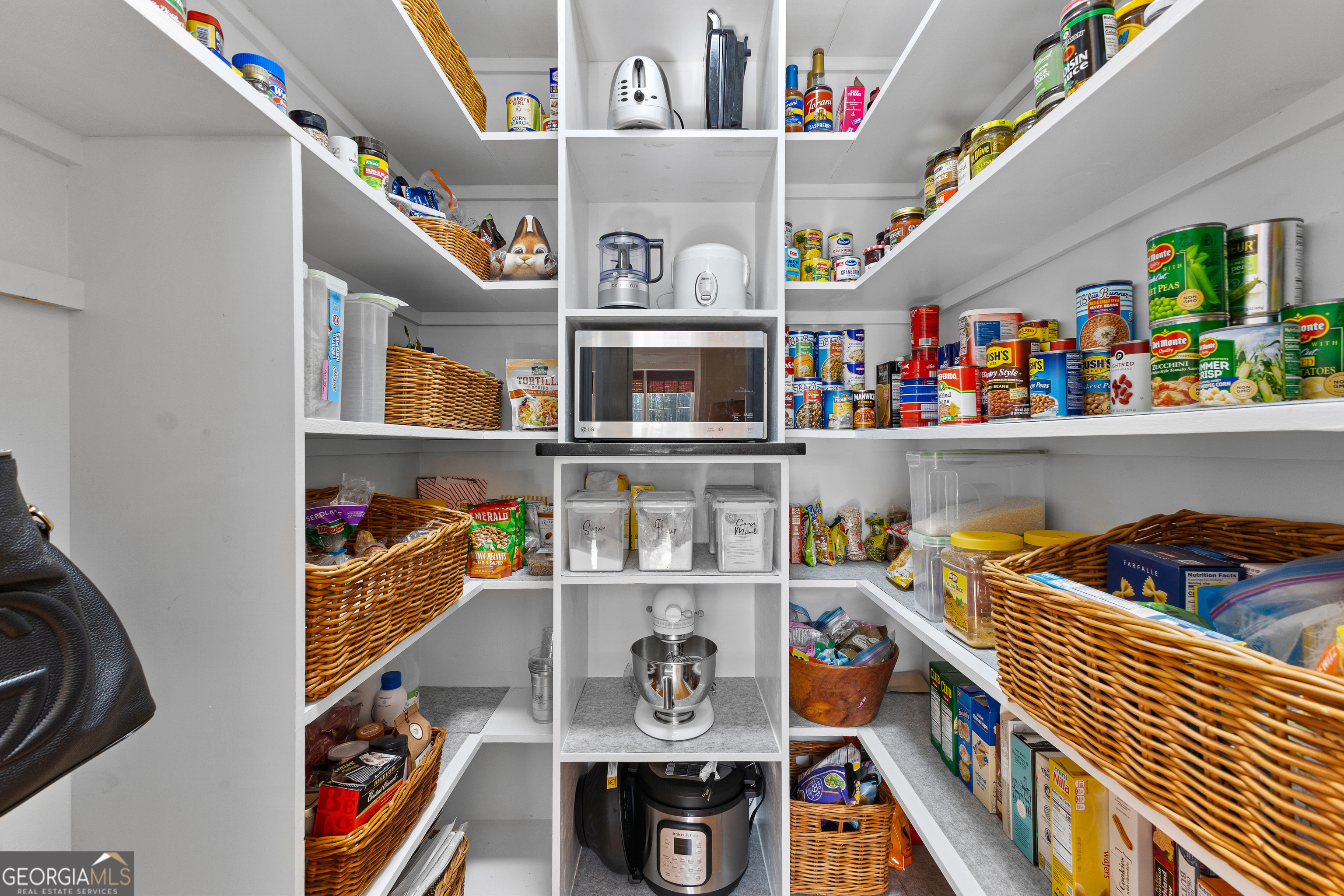 Fayetteville, Georgia 30215, United States, 6 Bedrooms Bedrooms, ,5 BathroomsBathrooms,Residential,Active,96201