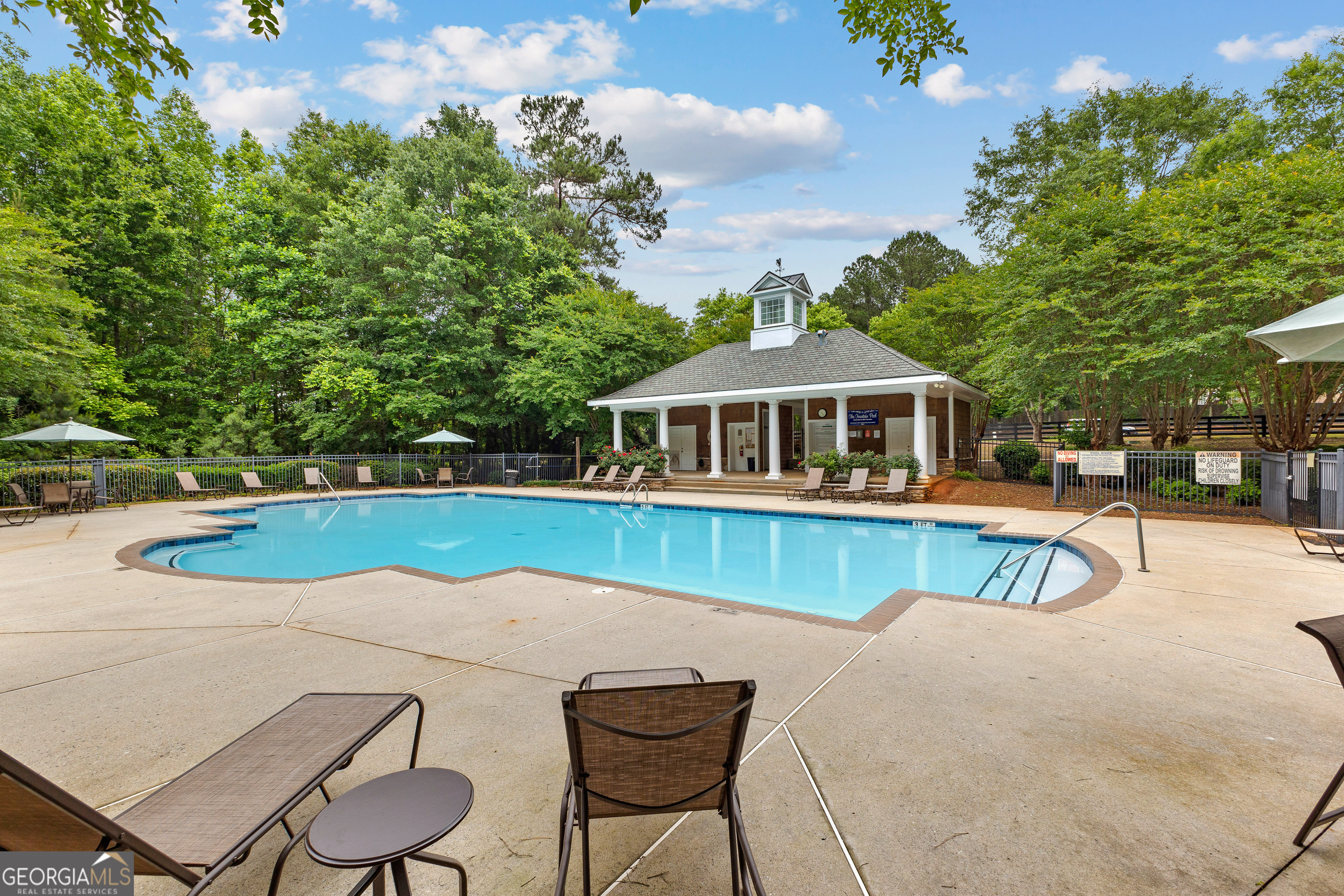 Fayetteville, Georgia 30215, United States, 6 Bedrooms Bedrooms, ,5 BathroomsBathrooms,Residential,Active,96201