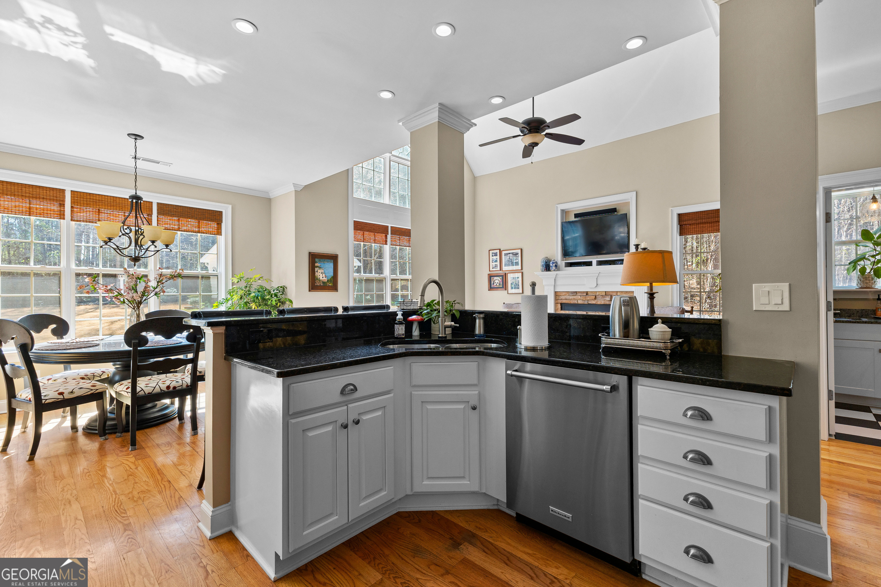 Fayetteville, Georgia 30215, United States, 6 Bedrooms Bedrooms, ,5 BathroomsBathrooms,Residential,Active,96201