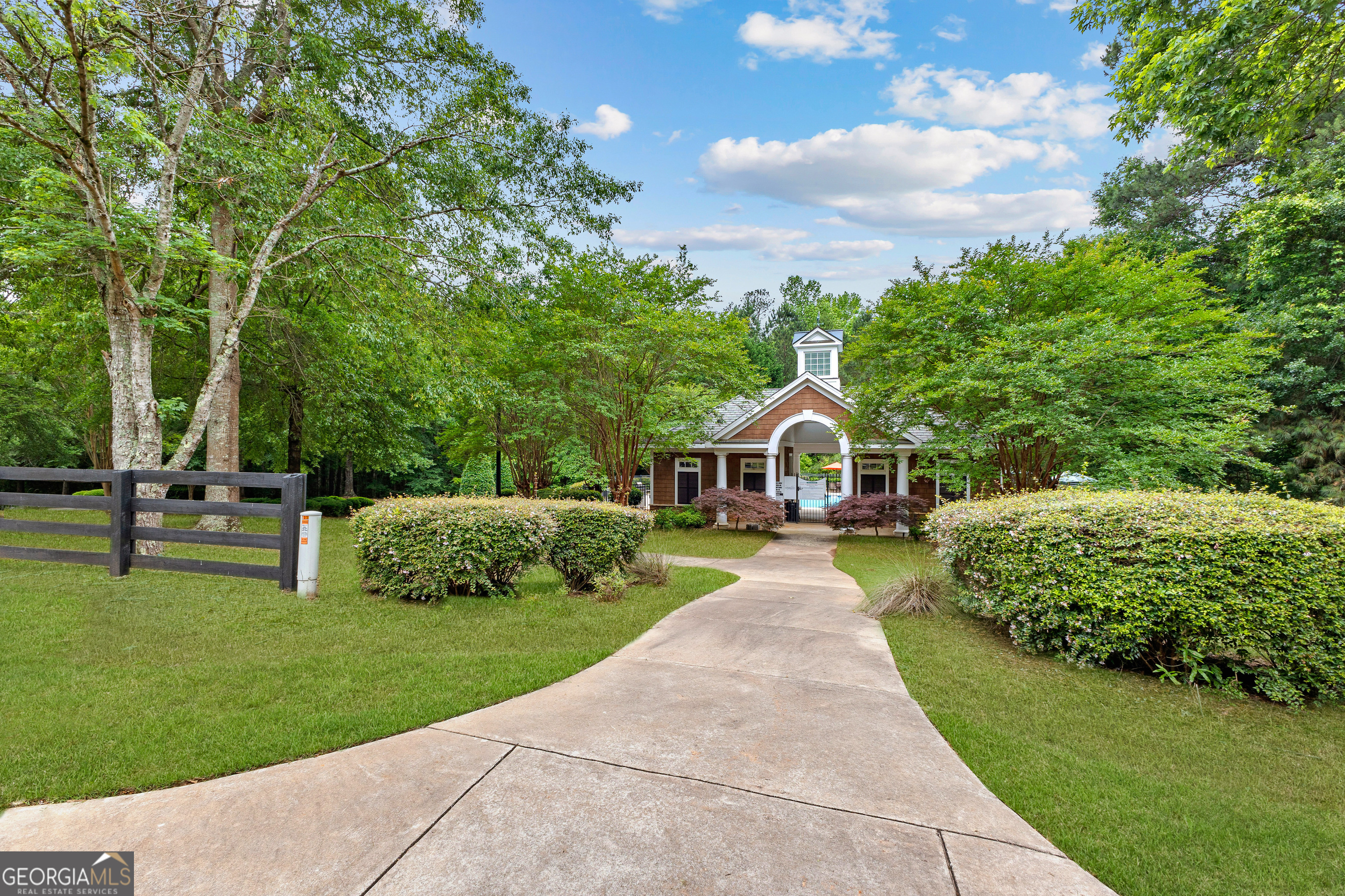 Fayetteville, Georgia 30215, United States, 6 Bedrooms Bedrooms, ,5 BathroomsBathrooms,Residential,Active,96201