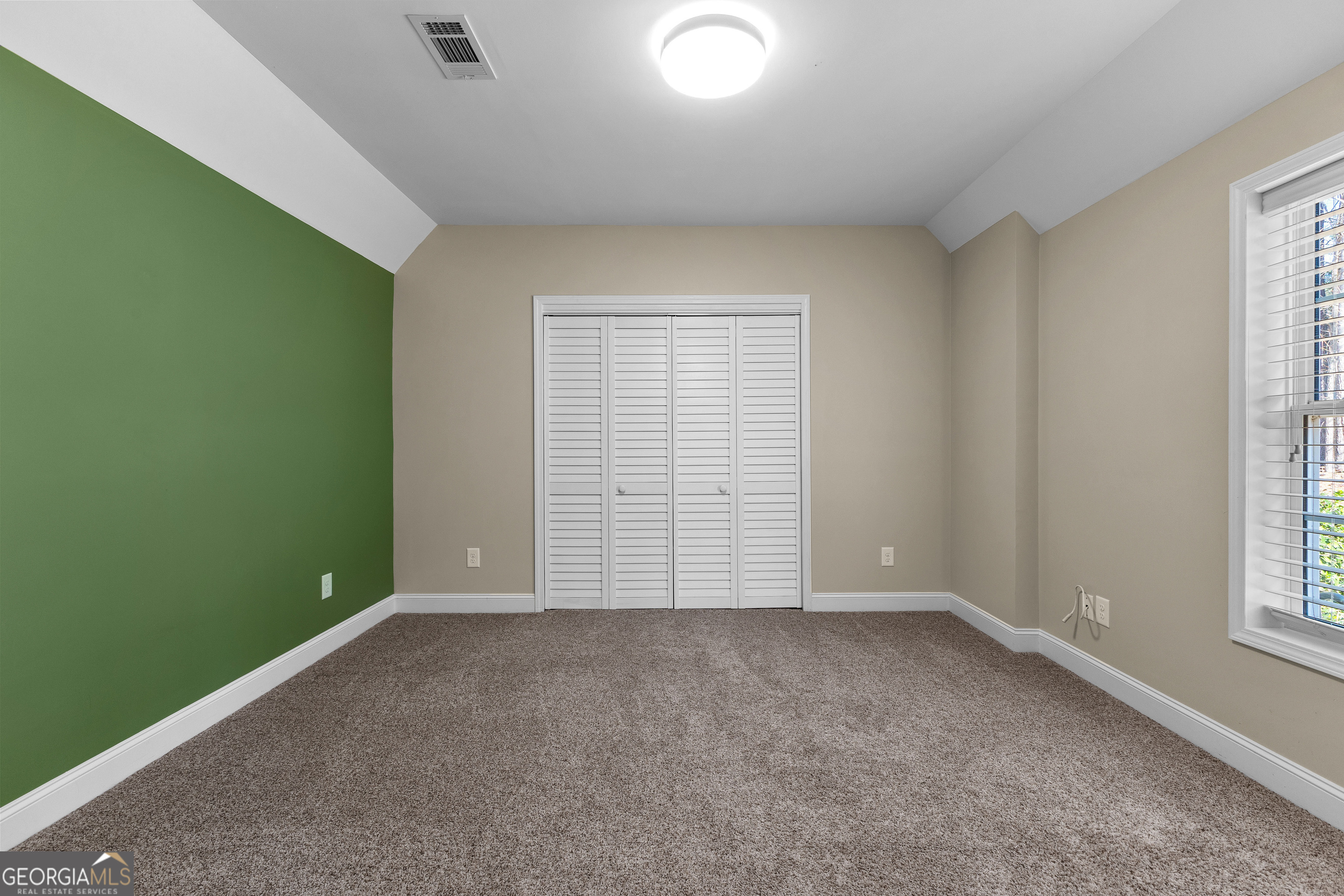 Fayetteville, Georgia 30215, United States, 6 Bedrooms Bedrooms, ,5 BathroomsBathrooms,Residential,Active,96201