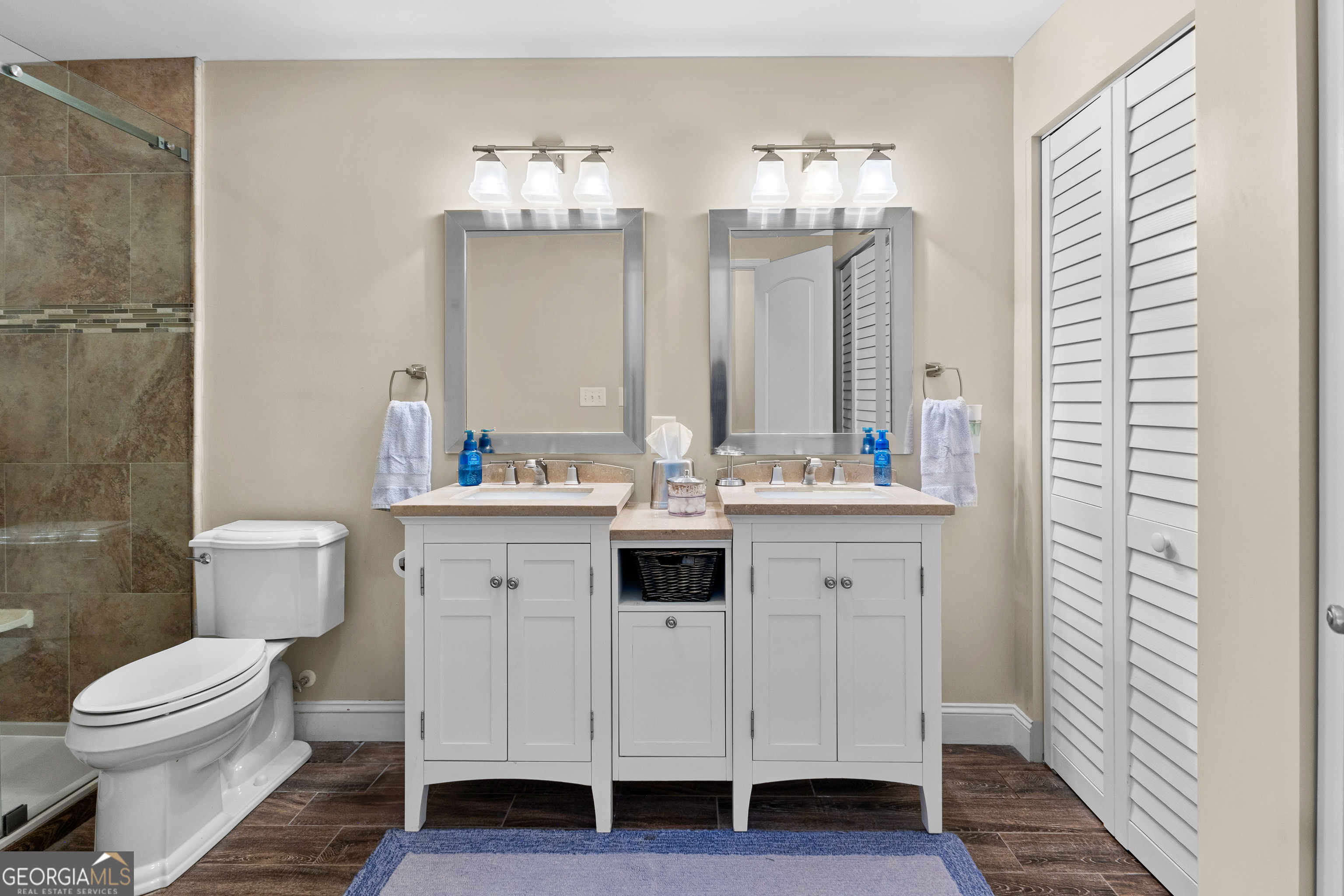 Fayetteville, Georgia 30215, United States, 6 Bedrooms Bedrooms, ,5 BathroomsBathrooms,Residential,Active,96201