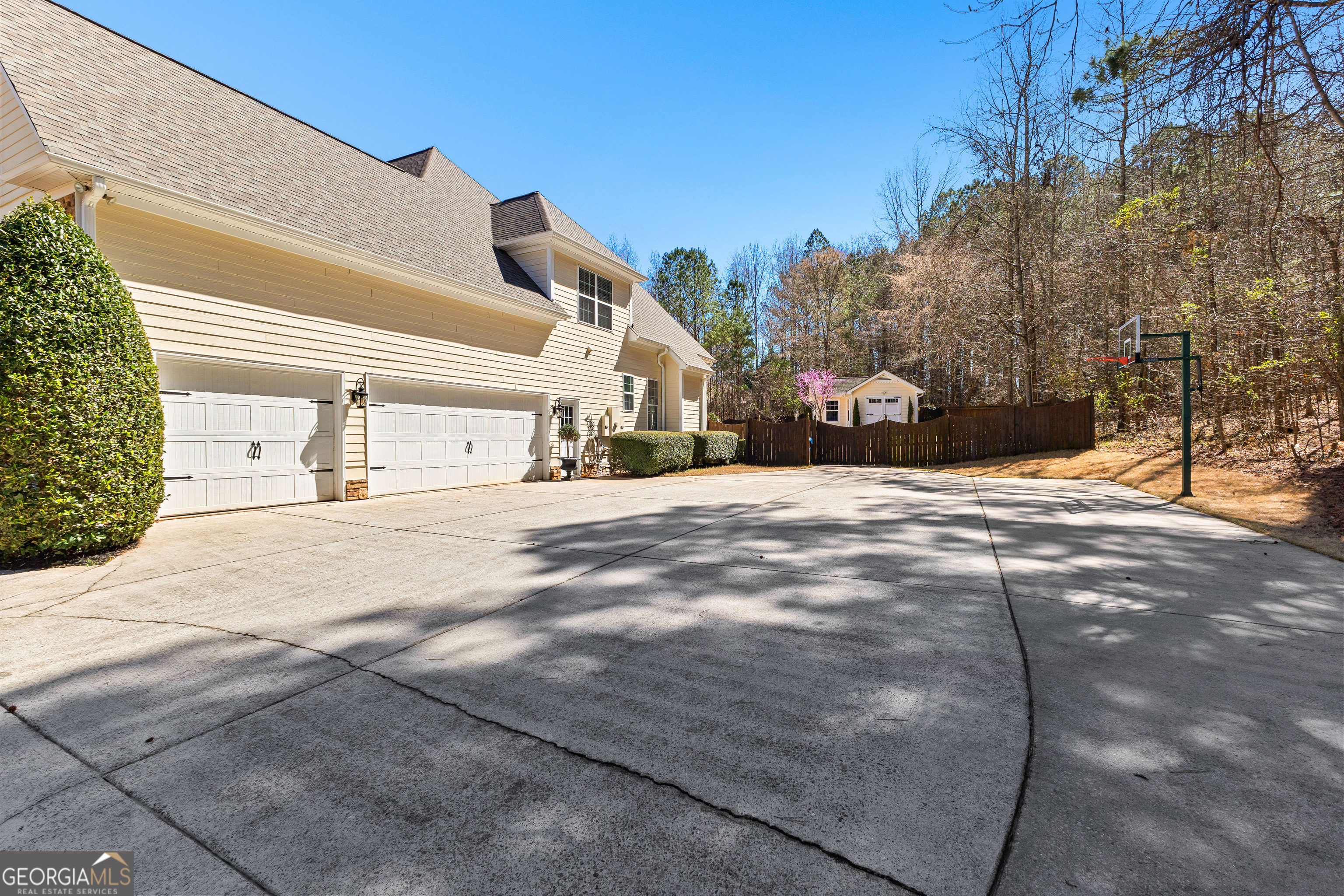 Fayetteville, Georgia 30215, United States, 6 Bedrooms Bedrooms, ,5 BathroomsBathrooms,Residential,Active,96201