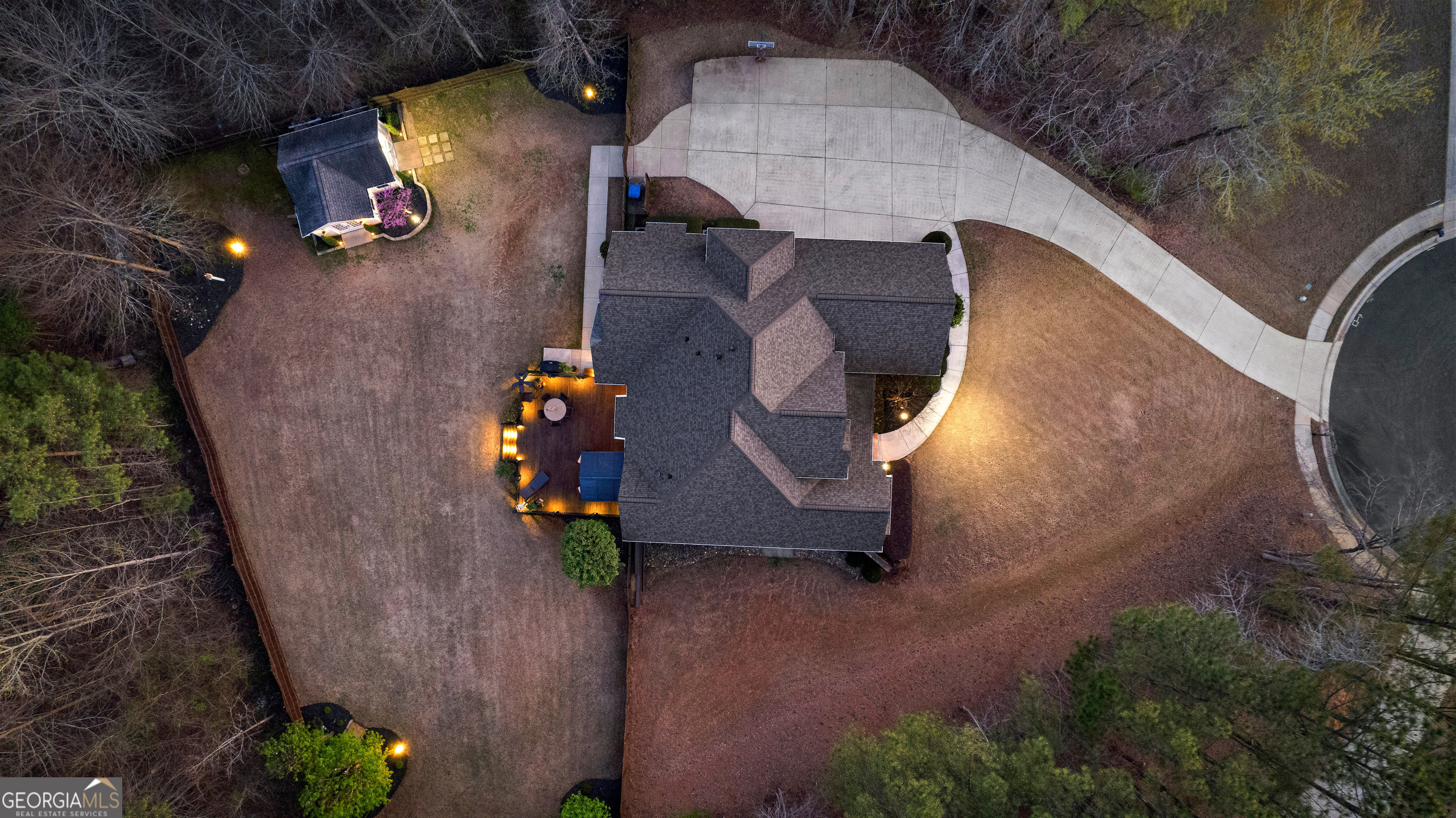 Fayetteville, Georgia 30215, United States, 6 Bedrooms Bedrooms, ,5 BathroomsBathrooms,Residential,Active,96201