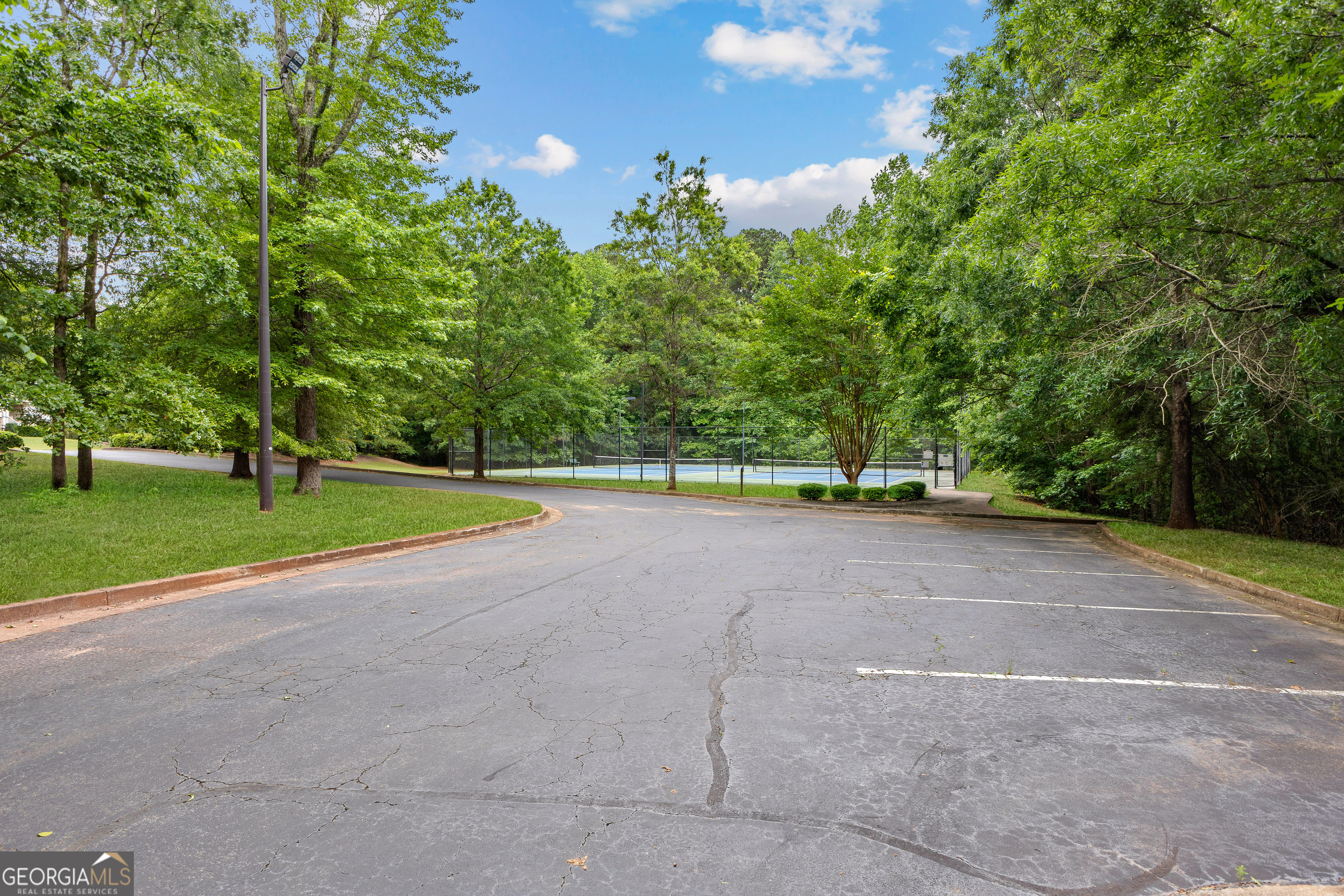 Fayetteville, Georgia 30215, United States, 6 Bedrooms Bedrooms, ,5 BathroomsBathrooms,Residential,Active,96201