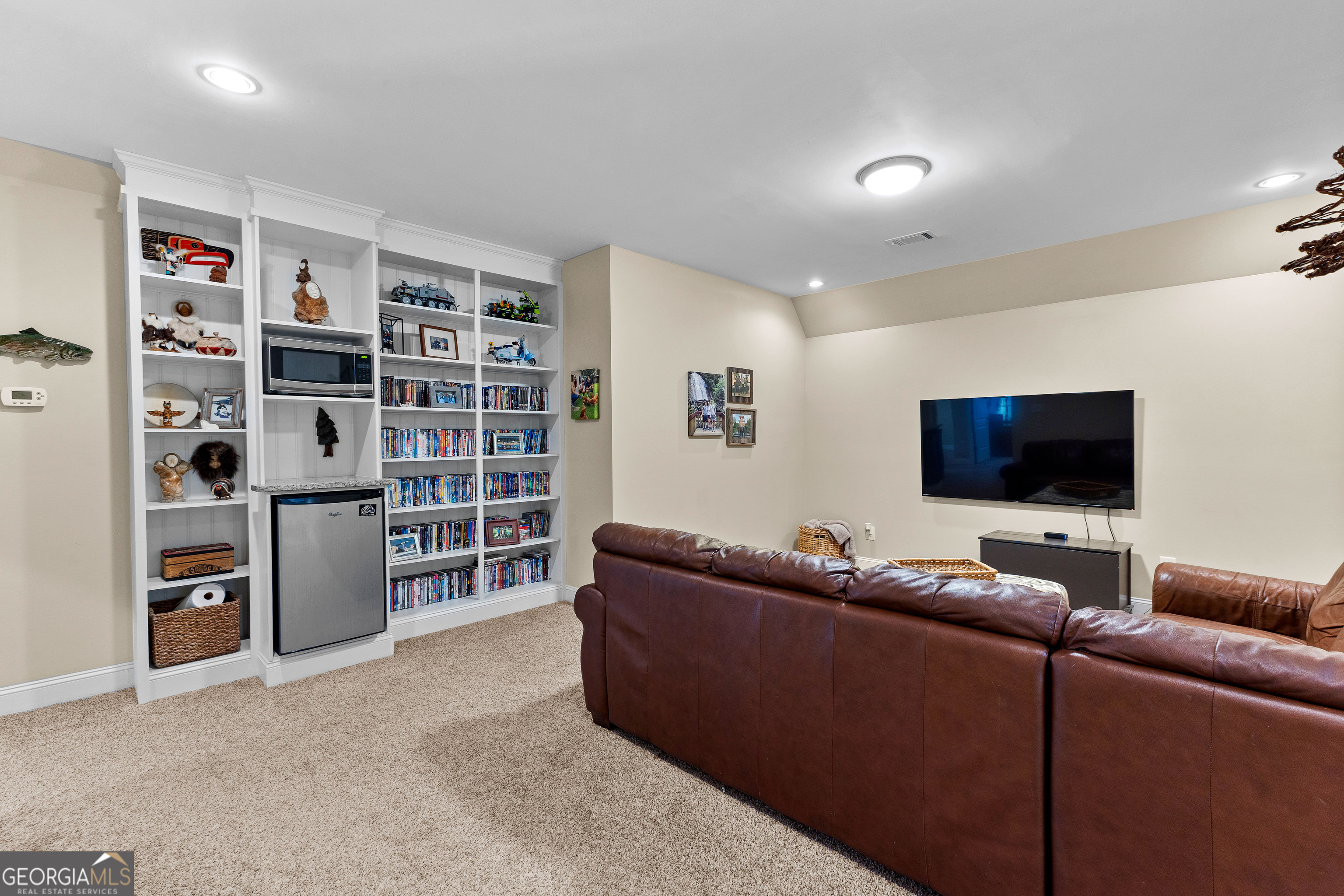 Fayetteville, Georgia 30215, United States, 6 Bedrooms Bedrooms, ,5 BathroomsBathrooms,Residential,Active,96201