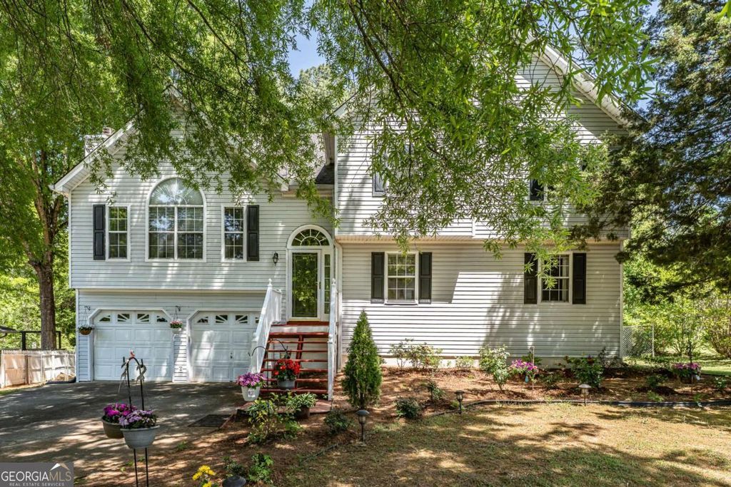 Photo of 13 Greystone Lane NW, Cartersville, GA 30121 (MLS # 10738415)