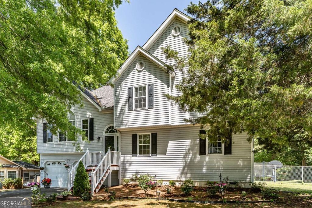Photo of 13 Greystone Lane NW, Cartersville, GA 30121 (MLS # 10738415)