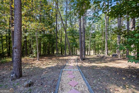 A home in Toccoa