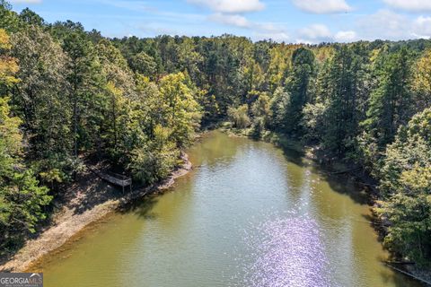 A home in Toccoa