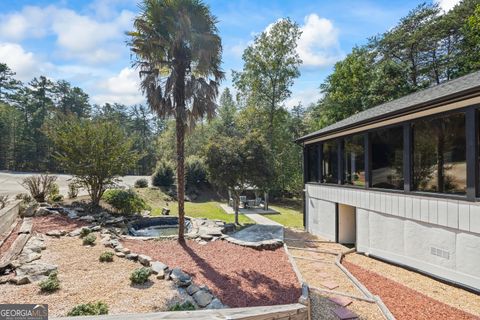 A home in Toccoa