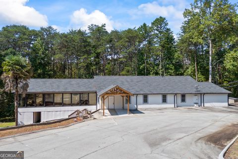 A home in Toccoa