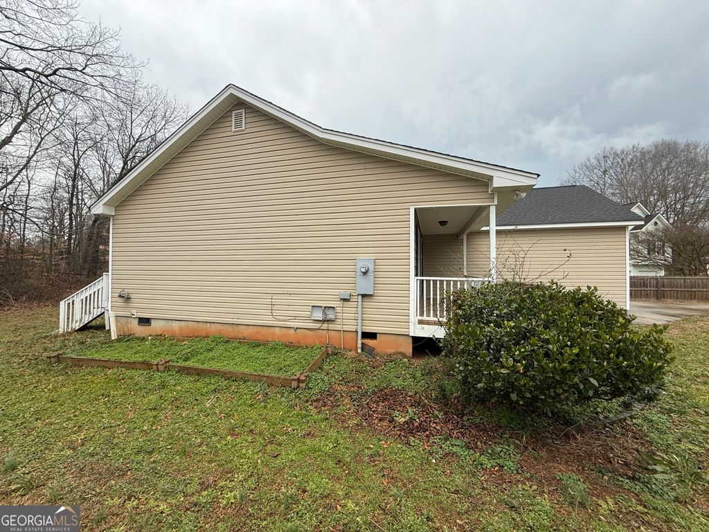 Photo of 140 Summit Ln, Carnesville, GA 30521 (MLS # 10689676)