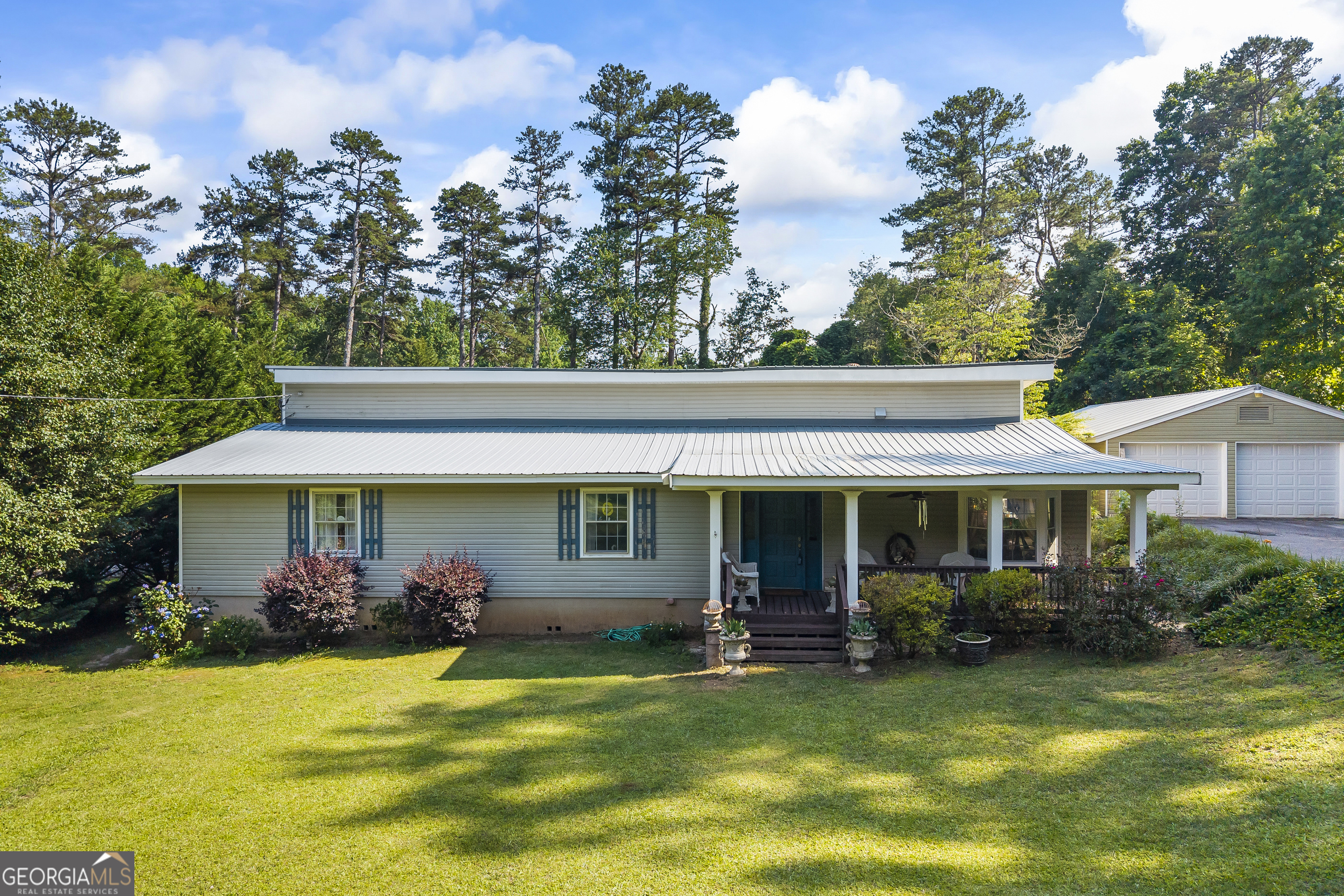 9325 Meadowbrook DR