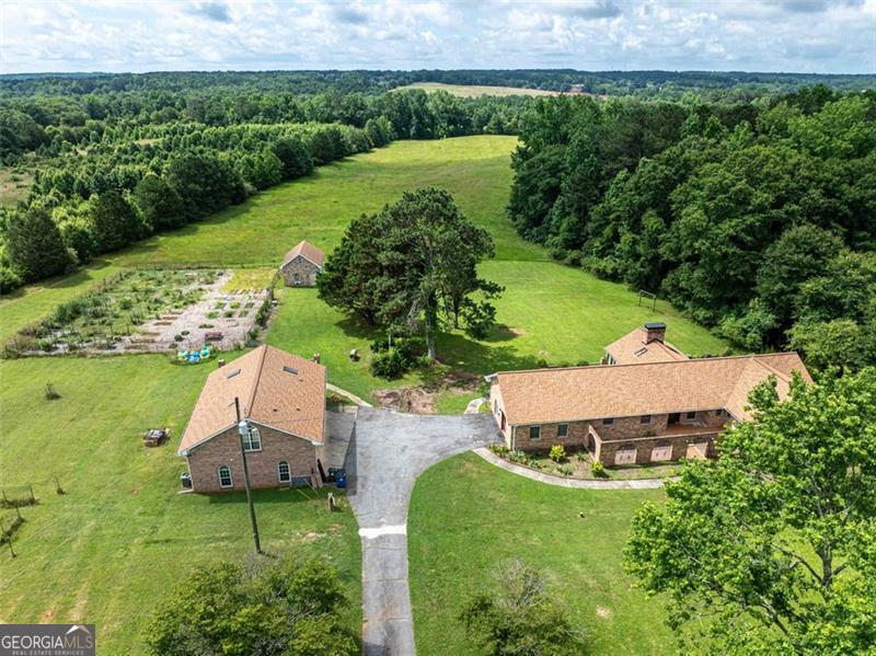 1502 CAMPGROUND RD