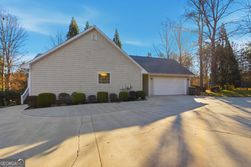 Photo of 187 Poplar Springs Drive, Demorest, GA 30535 (MLS # 10659055)