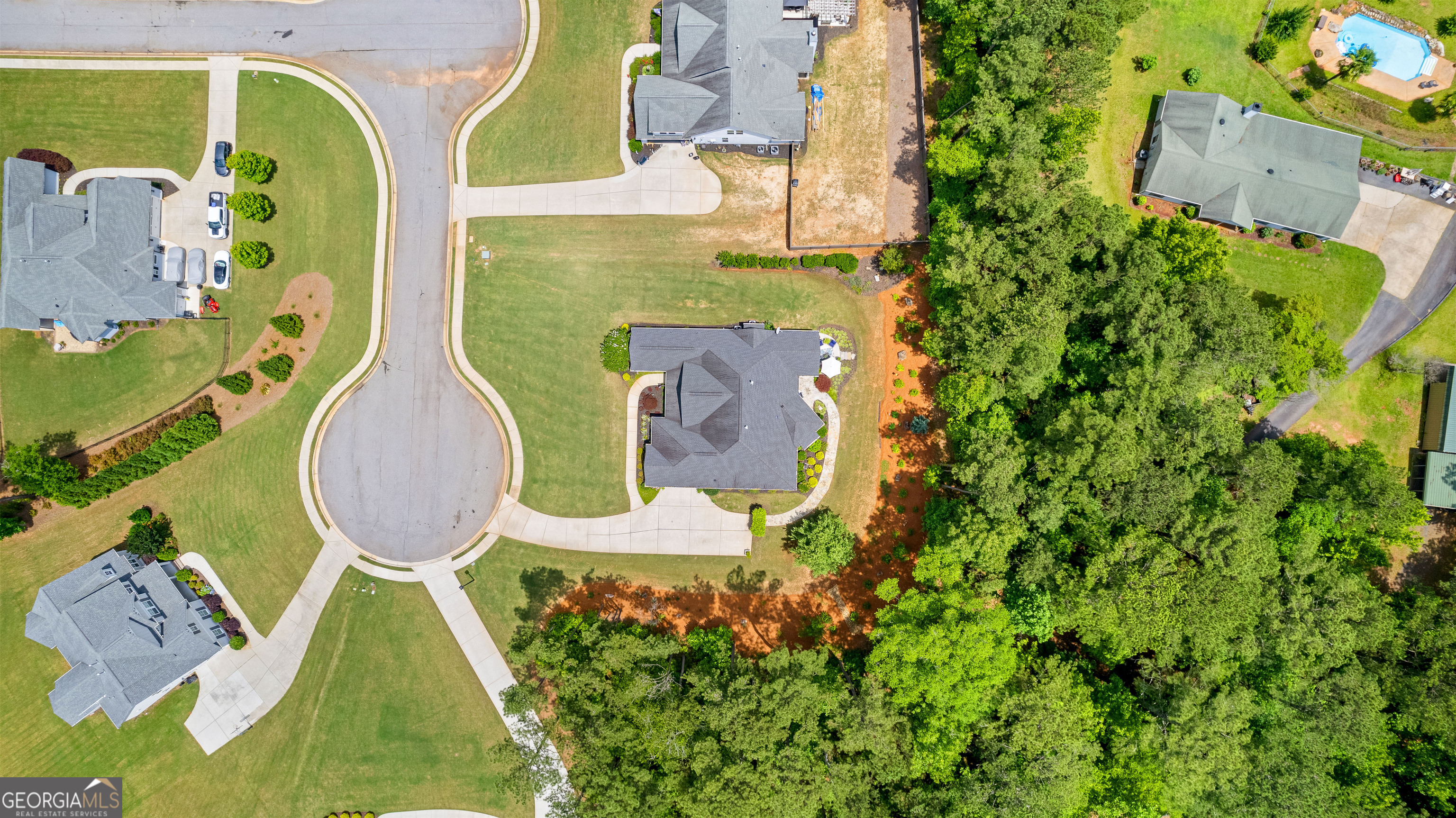 Senoia, Georgia 30276, United States, 4 Bedrooms Bedrooms, ,4 BathroomsBathrooms,Residential,Active,203631