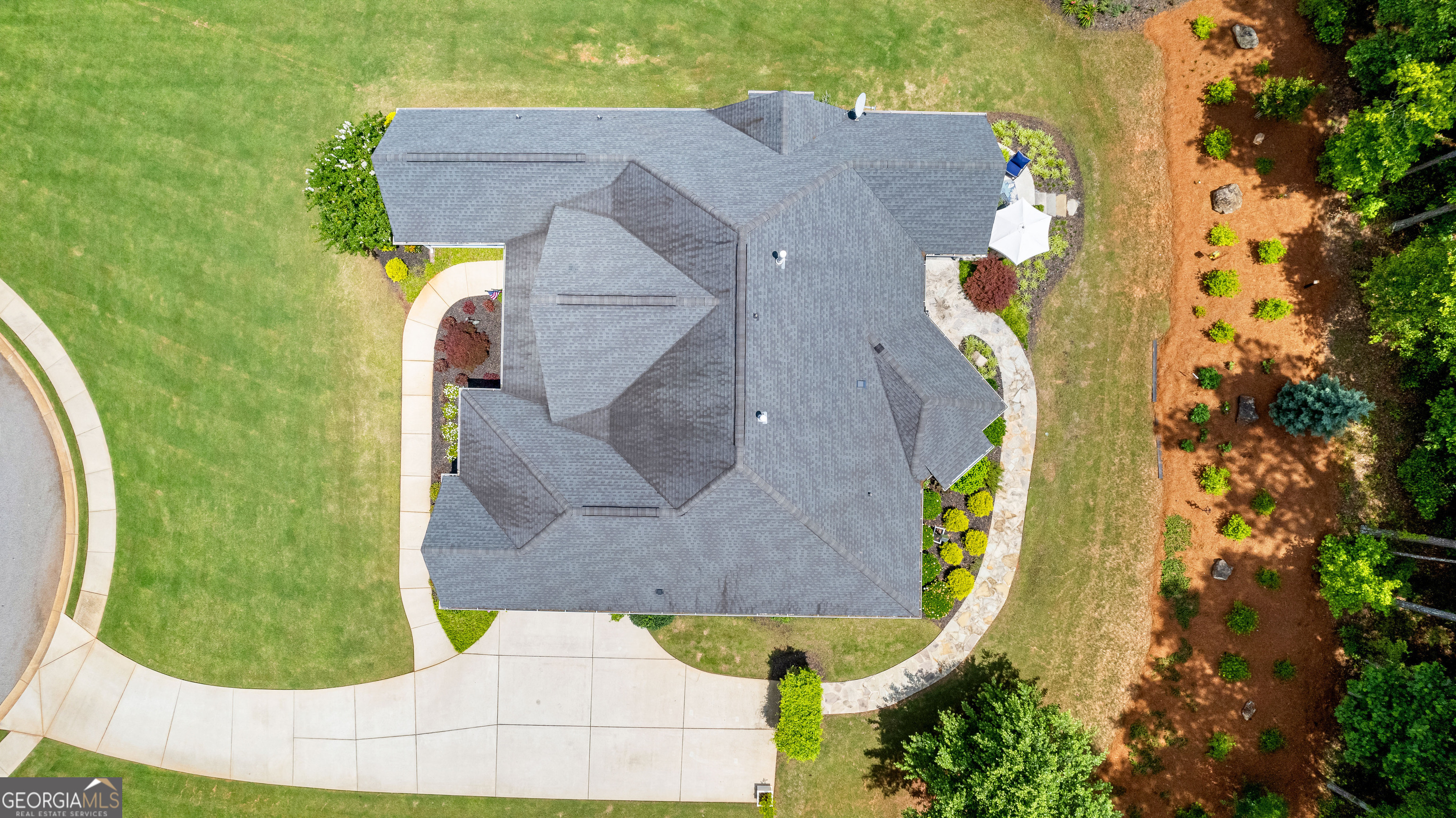 Senoia, Georgia 30276, United States, 4 Bedrooms Bedrooms, ,4 BathroomsBathrooms,Residential,Active,203631