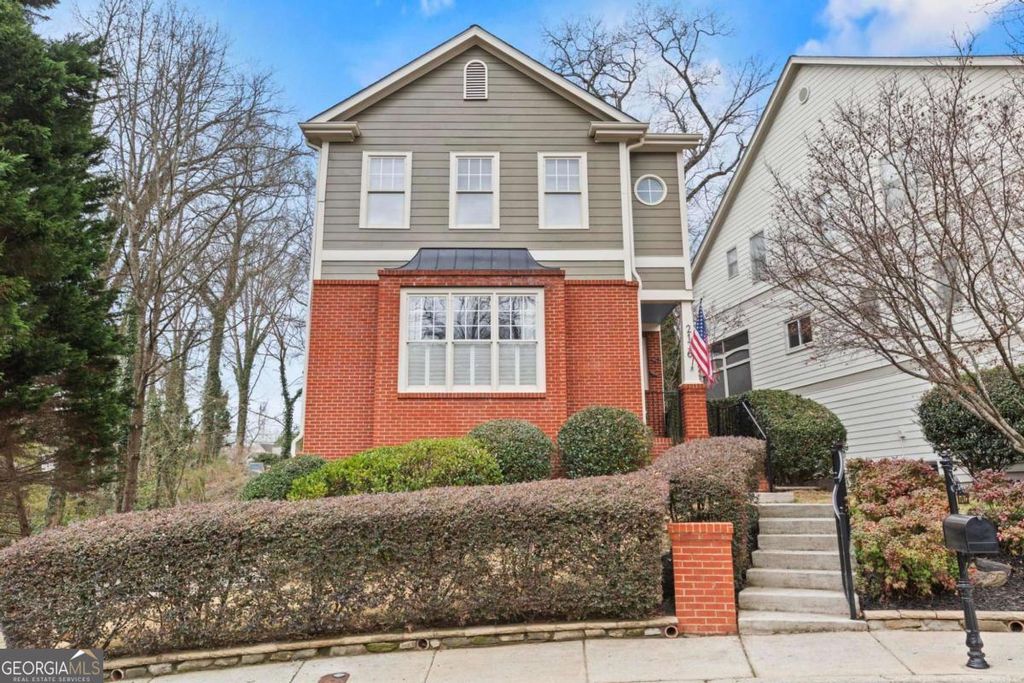 Photo of 2136 Parkview Lane NW, Atlanta, GA 30318 (MLS # 10694994)