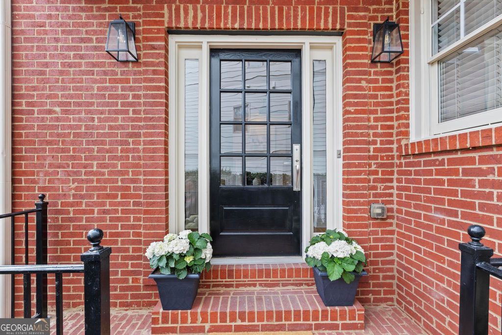 Photo of 2136 Parkview Lane NW, Atlanta, GA 30318 (MLS # 10694994)