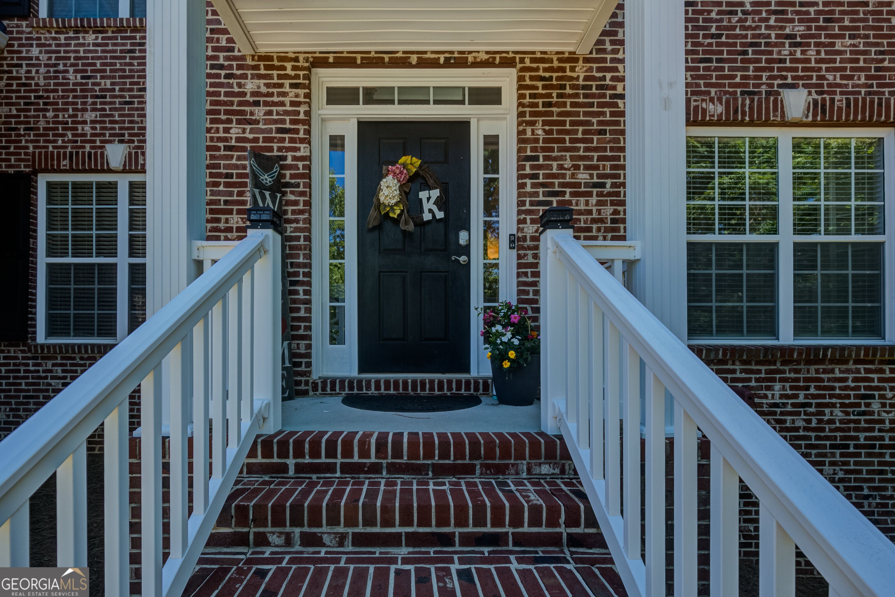 381 Rosebay LN