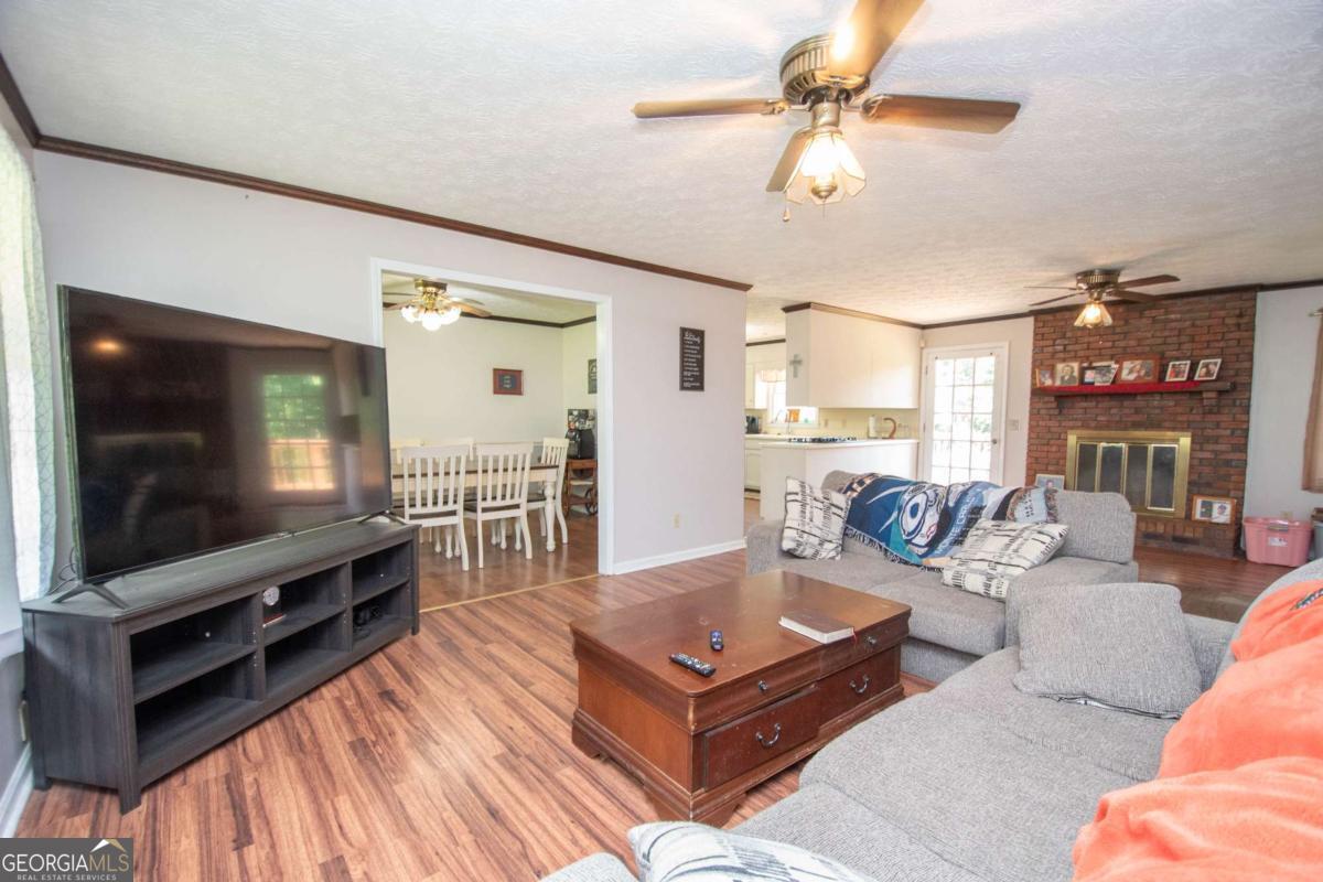 128 Robinhood DR