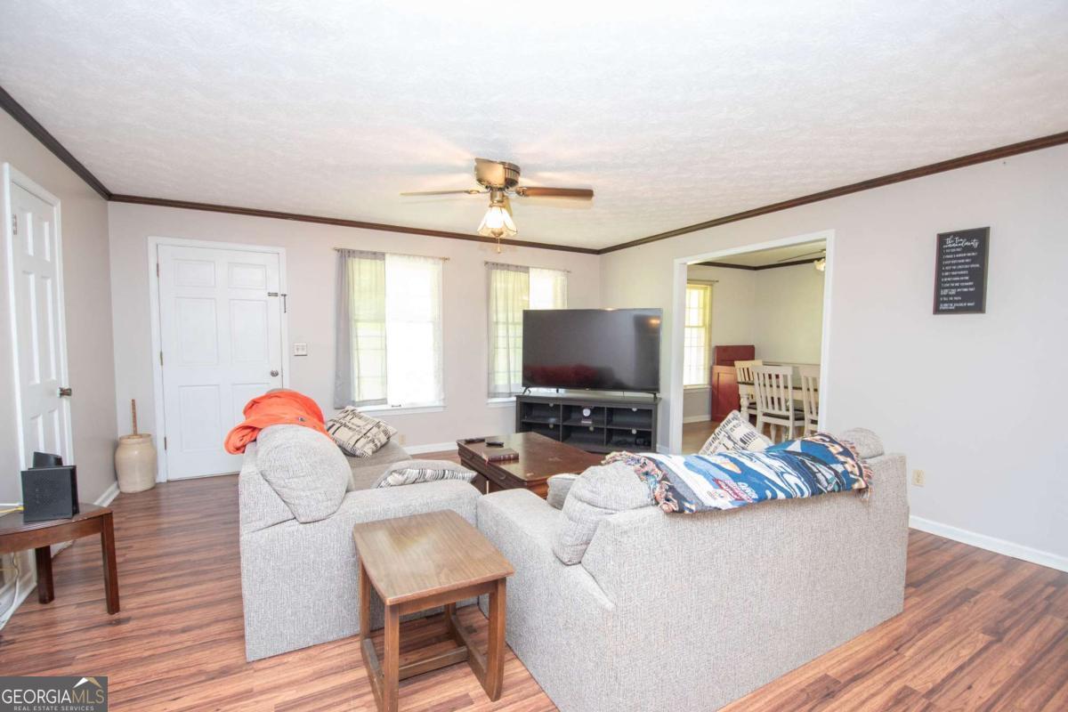 128 Robinhood DR
